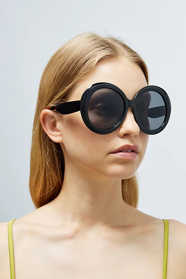 Mary Kate Oversized Round Sunglasses | Urban Outfitters (US and RoW)