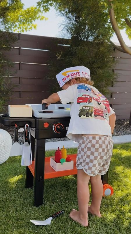Dad + me Blackstone grills! How cute is this mini kids version of the blackstone barbecue?? Perfect for summer parties
4th of July
Backyard grilling


#LTKFamily #LTKSummerSales #LTKKids