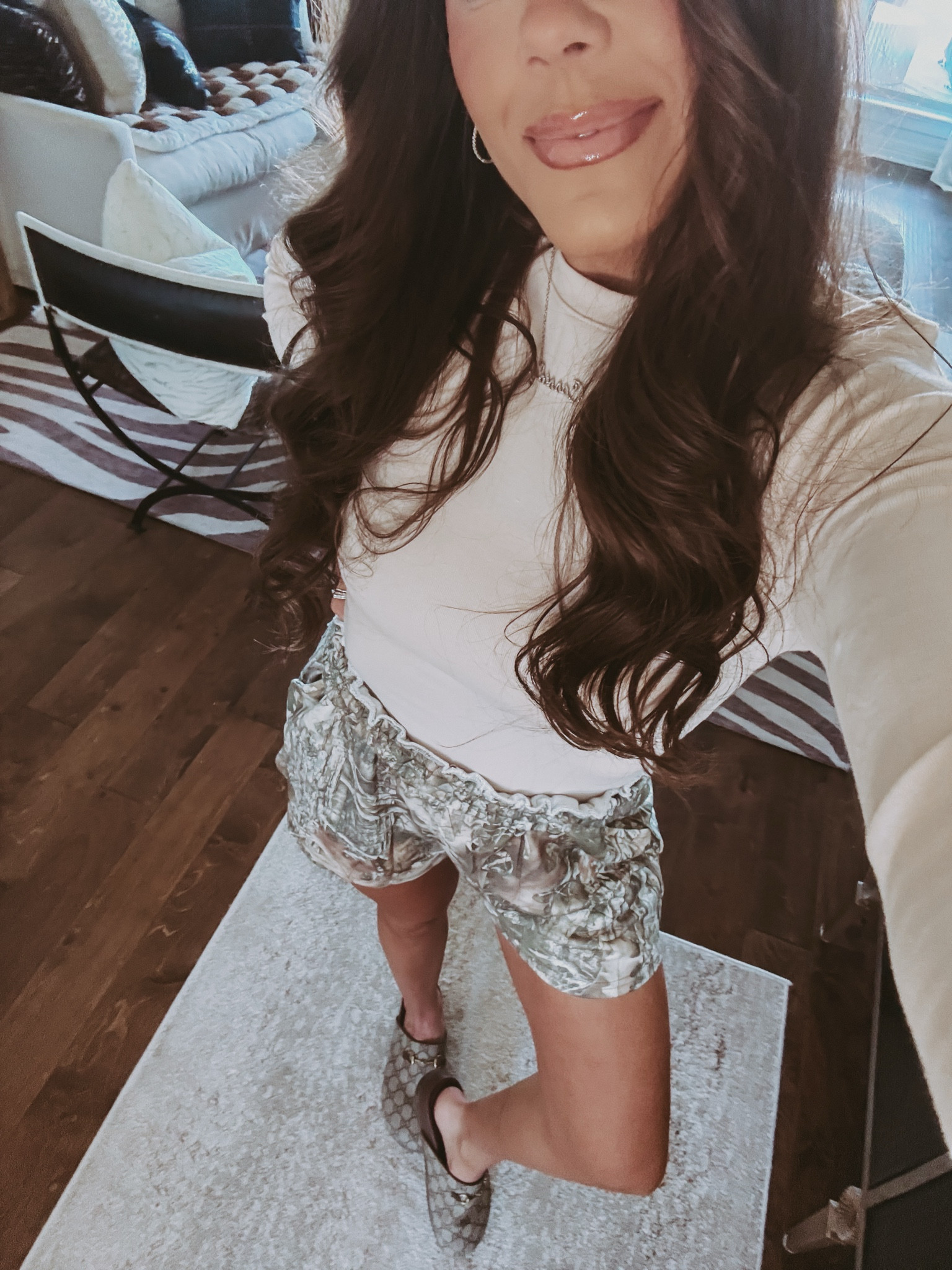 Check out these comfy camo shorts (S) and my favorite long sleeve (XS). #casualstyle


#LTKootd #LTKPetite #LTKSaleAlert