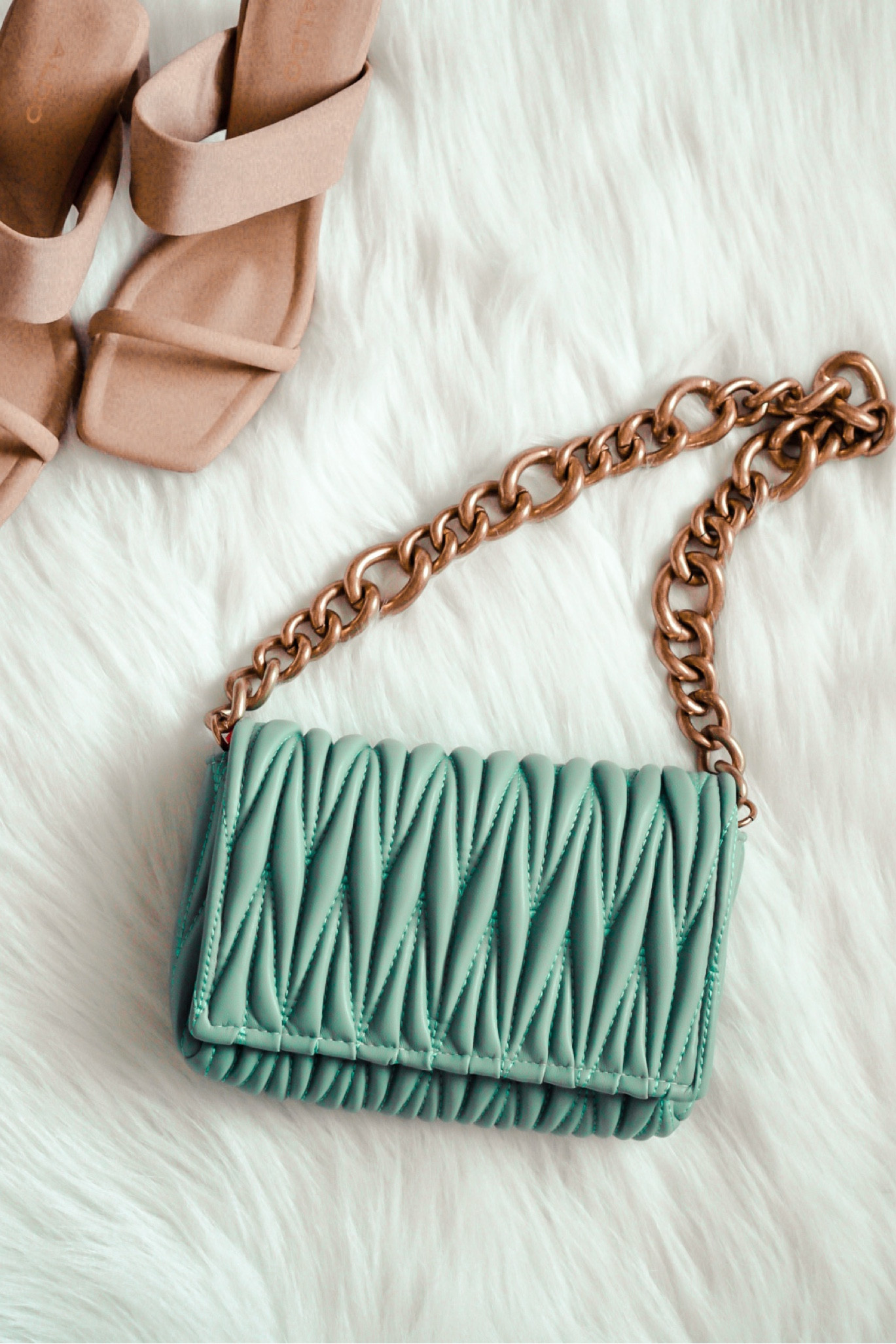 Amazon fashion finds, chain crossbody bag, trendy outfit, spring outfit idea, spring accessories

#LTKitbag #LTKstyletip #LTKunder50