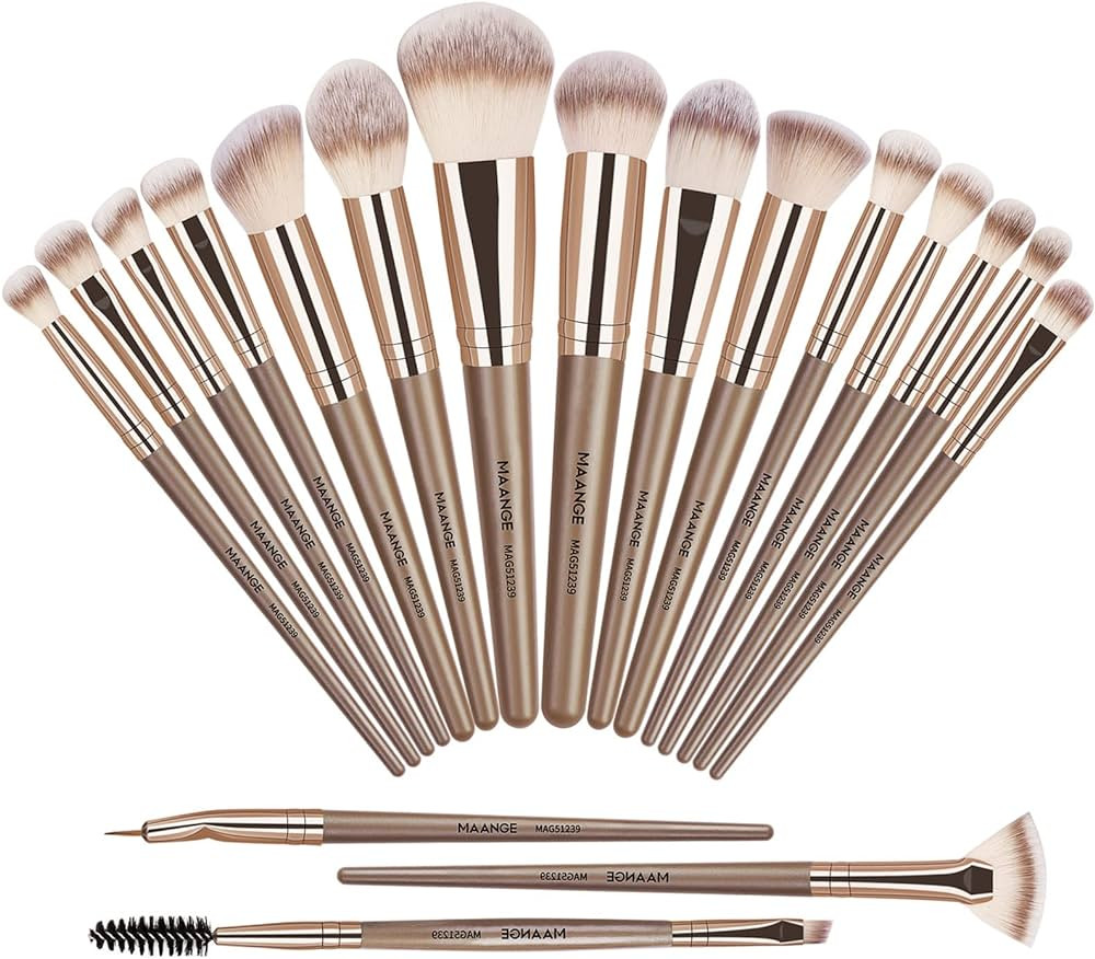 Make Up Brushes, MAANGE 18 Pcs Premium Synthetic Makeup Brushes Set Soft Foundation Powder Eyeliner Eye Shadow Makeup Brushes Professional (Champagne) | Amazon (US)