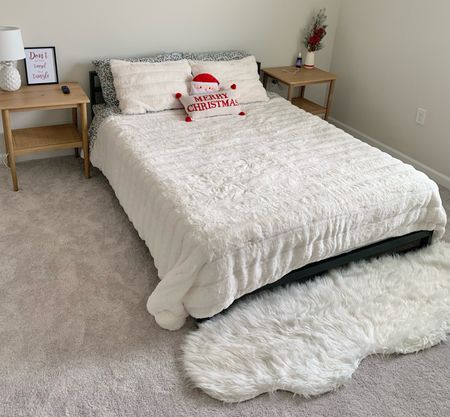 Bedroom home holiday decor 

#LTKhome #LTKSeasonal #LTKHoliday