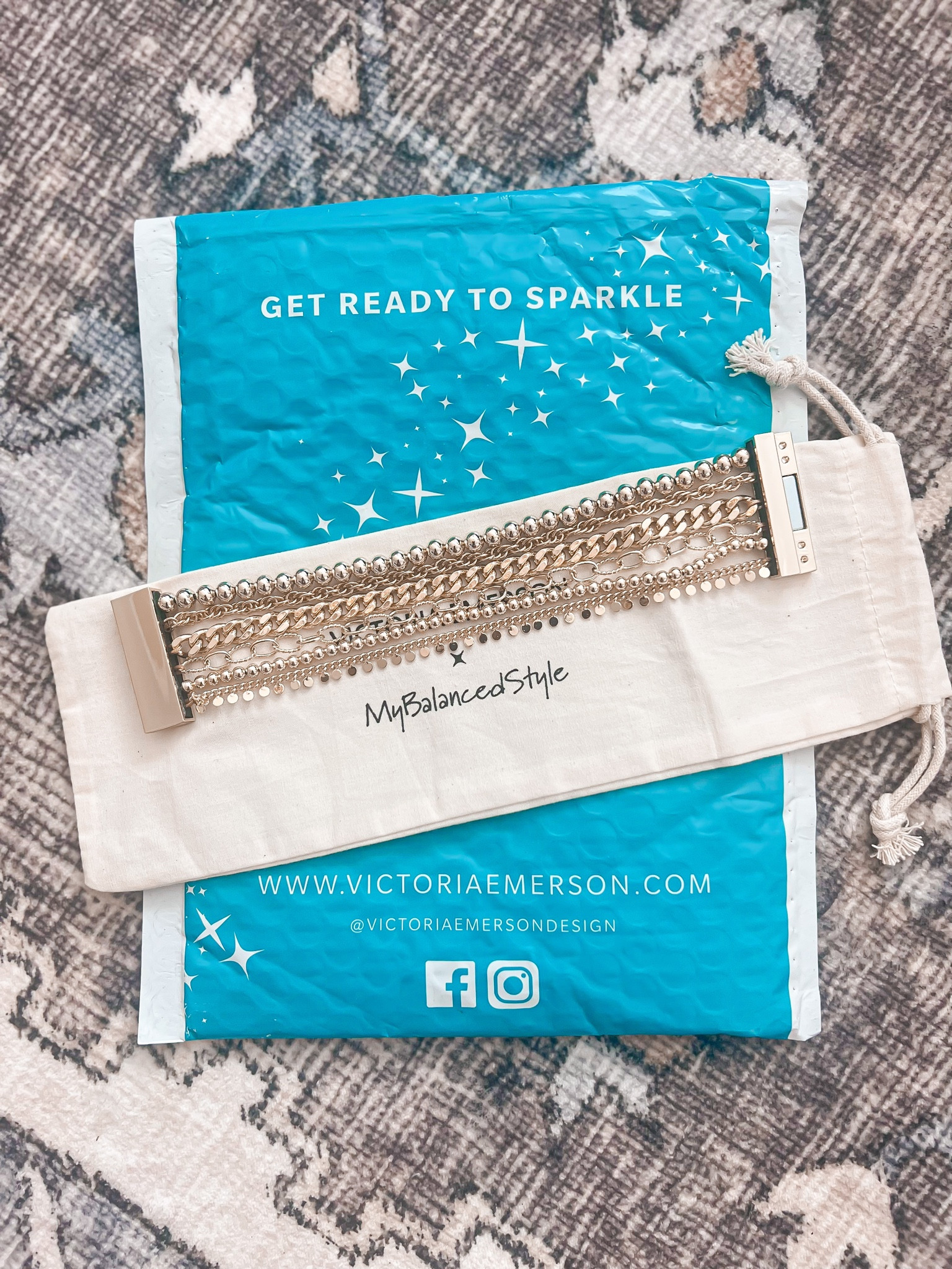 My balanced style x Victoria Emerson

Exact items are the bracelet pictured and another one I own and LOVE  

The “ Stella “ bracelet is so beautiful. Comes in gold & silver.   Pair it with a casual or fancy fit 🤍

Victoria Emerson , gold jewelry, bracelet , gold bracelet , earrings , necklace 

#LTKHoliday #LTKGiftGuide #LTKstyletip