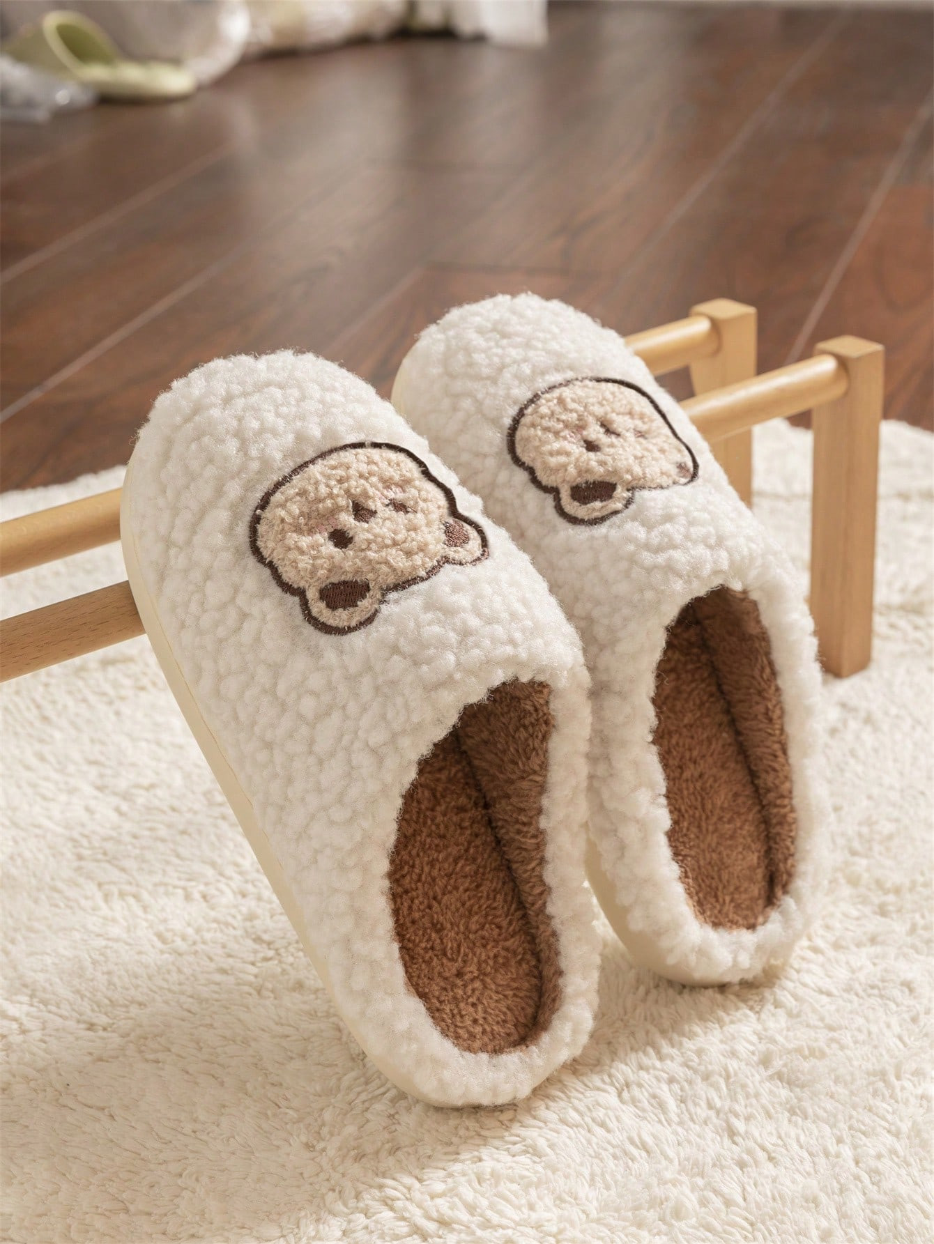 Pantofole da casa semi-chiuse con orso carino in peluche, antiscivolo, adatte per l'autunno/inver... | SHEIN