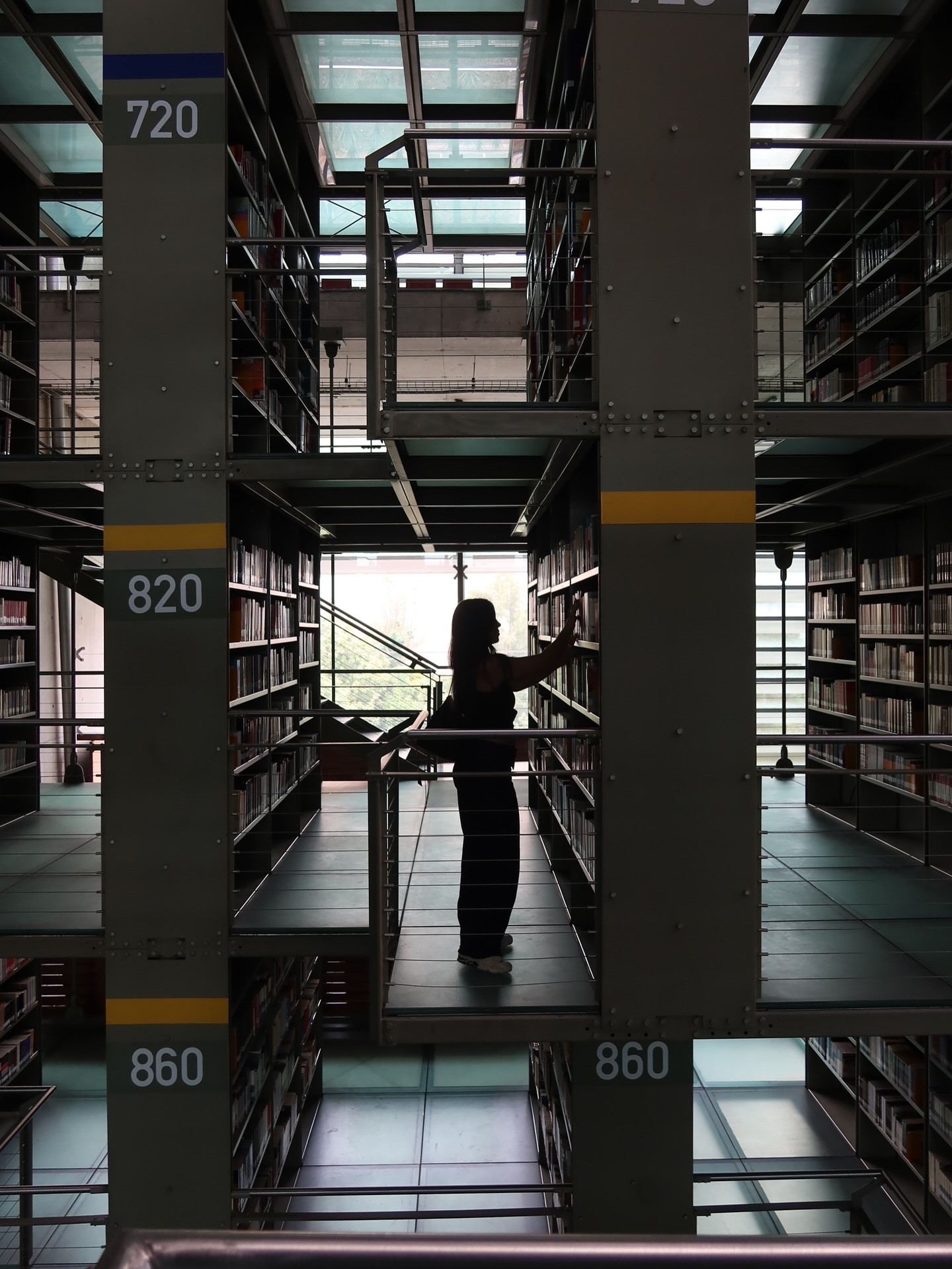 luz y sombra — @bibliotecavasconcelos