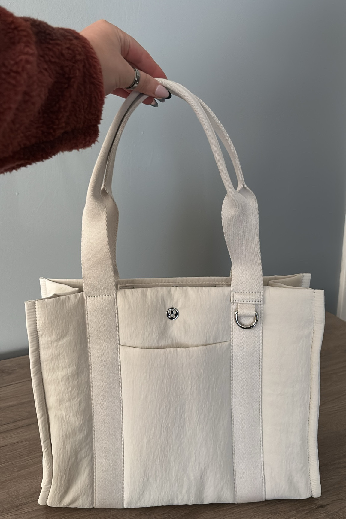 cutest tote & love the pocket space🫶🏼

#LTKStyleTip #LTKWorkwear #LTKItBag