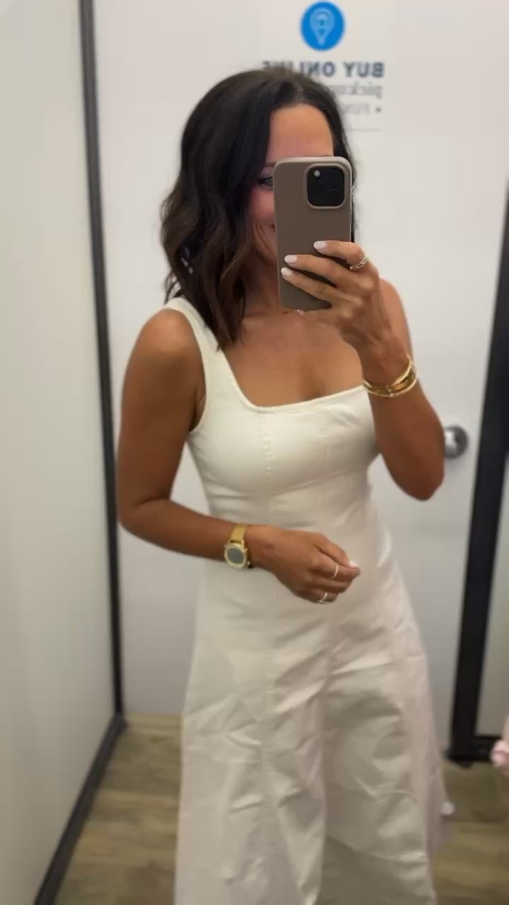 Love the structured seams and flattering square neckline. Such a timeless neutral piece you can dress up or keep casual all spring and summer.

So chic and easy.

Wearing a size small for reference!

#oldnavyfinds #oldnavystyle #springdress #classicstyle #ltkstyle #ltkfinds

#LTKPetite #LTKActive #LTKmomlife