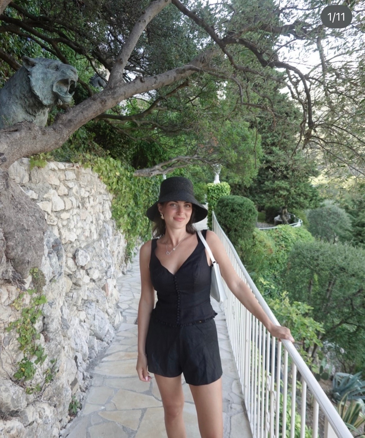 Reformation top and linen doen shorts in south of France

#LTKdayinmylife #LTKootd
