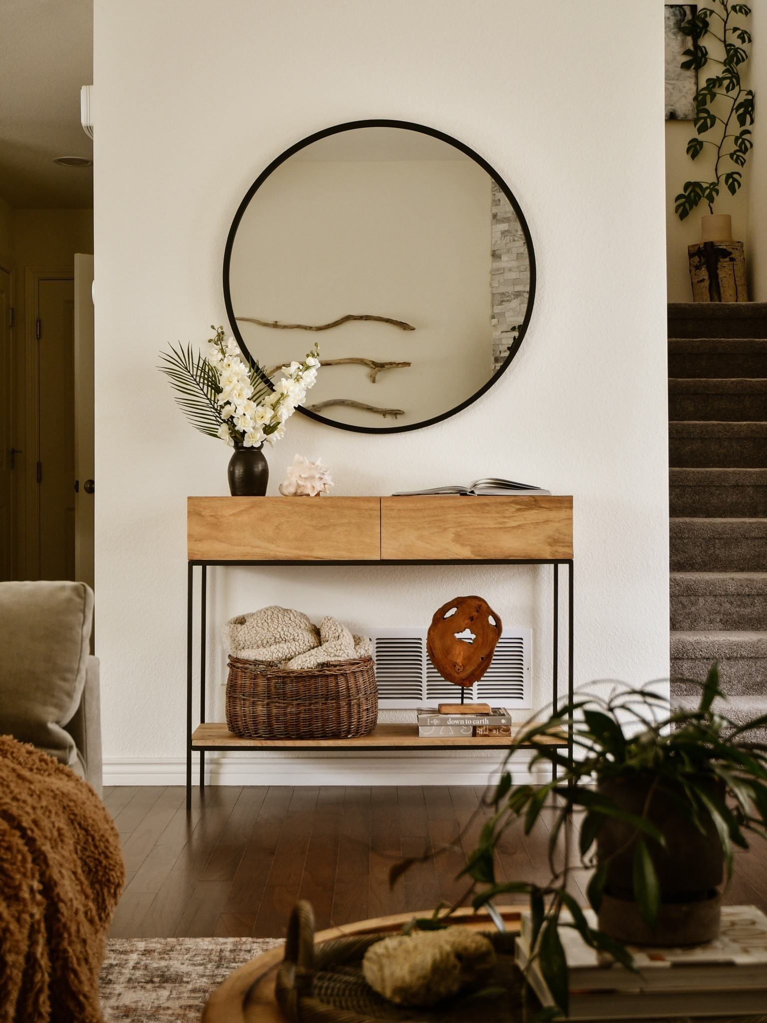 Moody Entryway 

#LTKFind #LTKhome