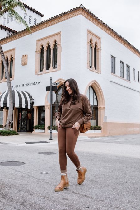 Casual mom style
Varley athleisure
Brown leggings
Pocket leggings
Brown combat boots



#LTKover40 #LTKfitness #LTKstyletip