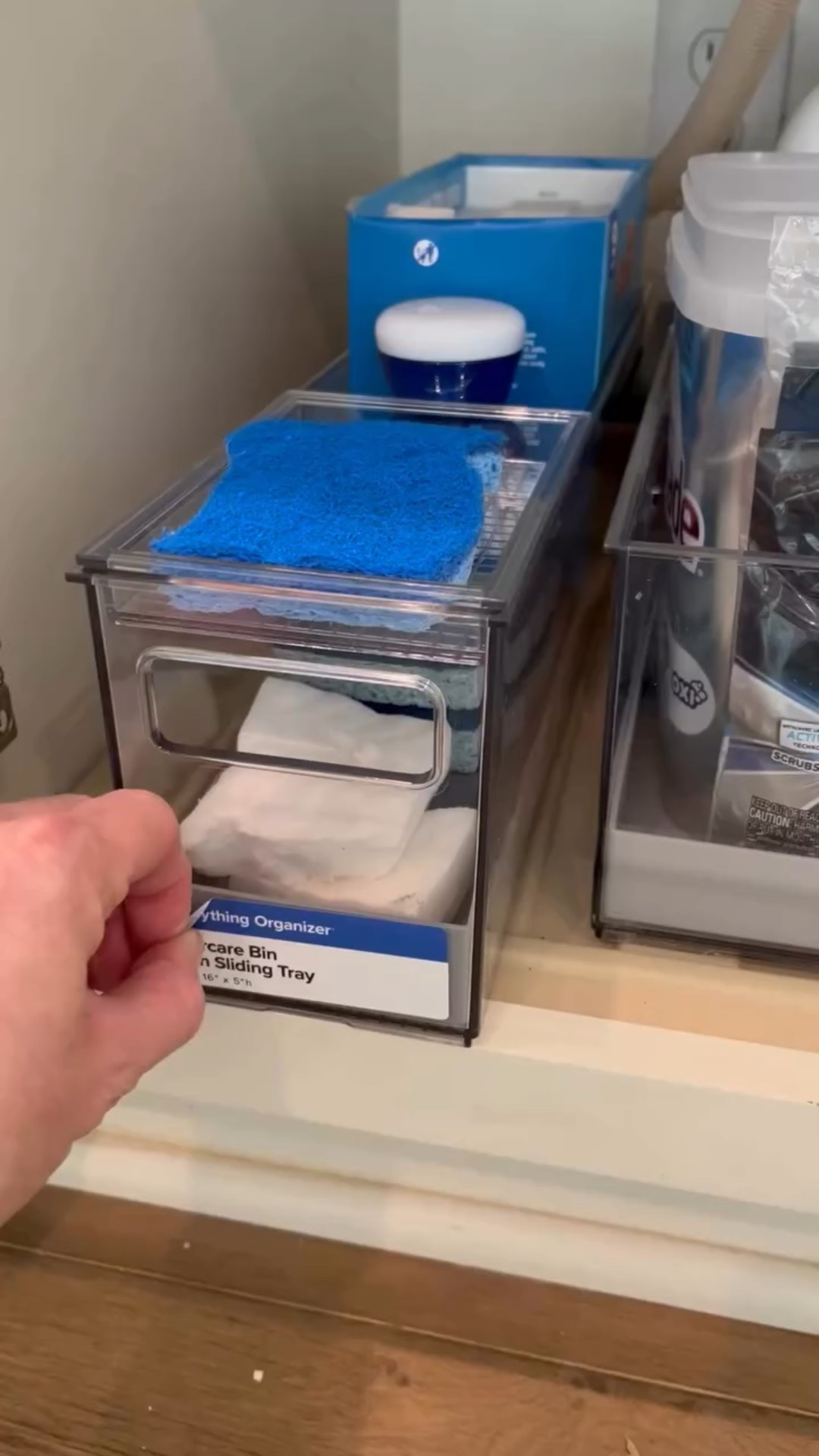 ⭐️🥳Don’t waste a minute with sticky or pesky labels🥳⭐️
It may seem minor but it’s a big win for me! 
.
.
Under Sink Set @thecontainerstore - I love the rubber insert- 🛁🧼super easy to clean⭐️
.
.
#TheContainerStoreAmbassador #TheContainerStore #OrganizedLife
#savannahorganizer 
#houseofvon  #savannah #professionalorganizer #declutter #professionalorganizing  #cluttertoClarity