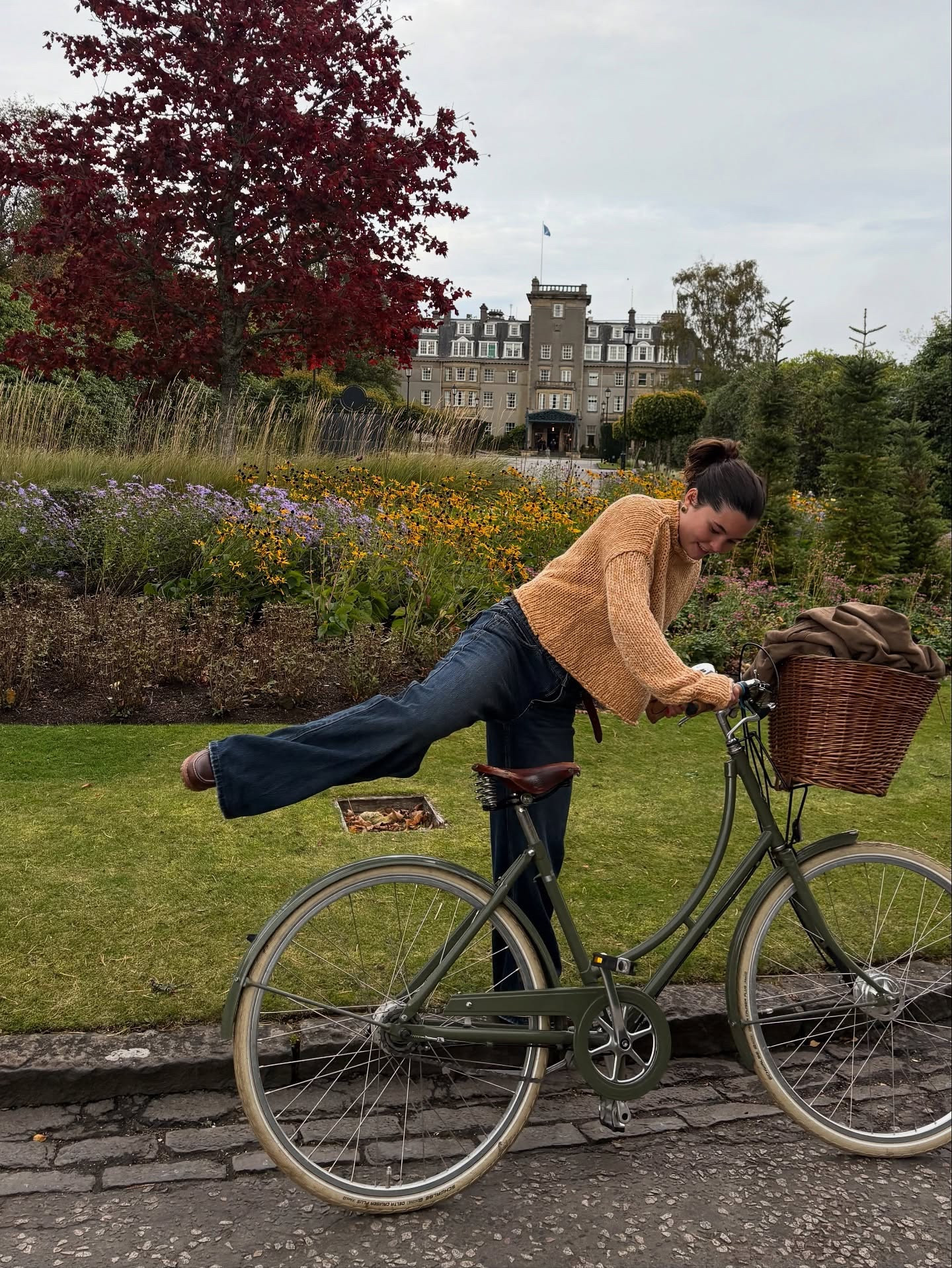 this is what I live for 
 
 
 
#autumnvibes #cosyvibes #cottagecore #pinterestgirl #pinterestaesthetic #countrysidelife #scotland #scottishcountryside