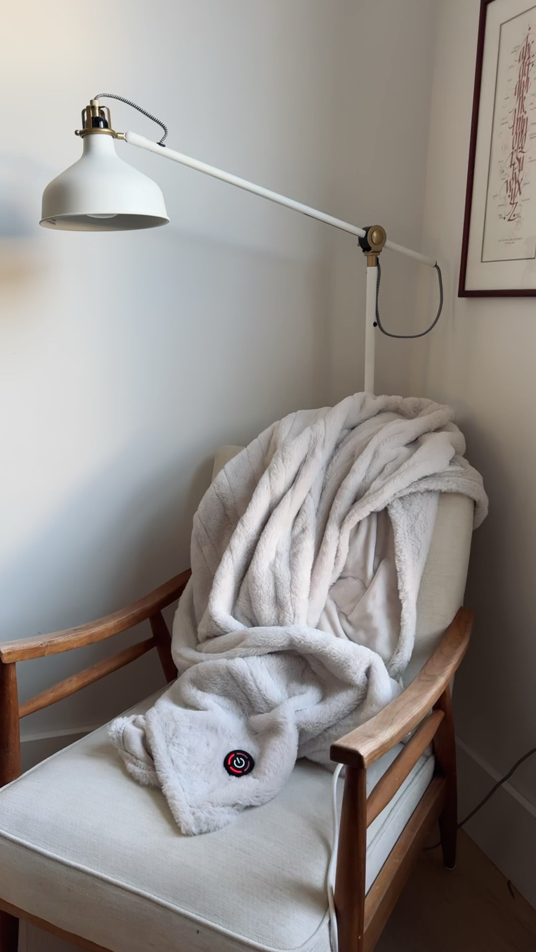 This heated blanket has made my office so much more comfortable and cozy 🙌 it’s available from Amazon and Costco 💕

#LTKSeasonal #LTKVideo #LTKhome