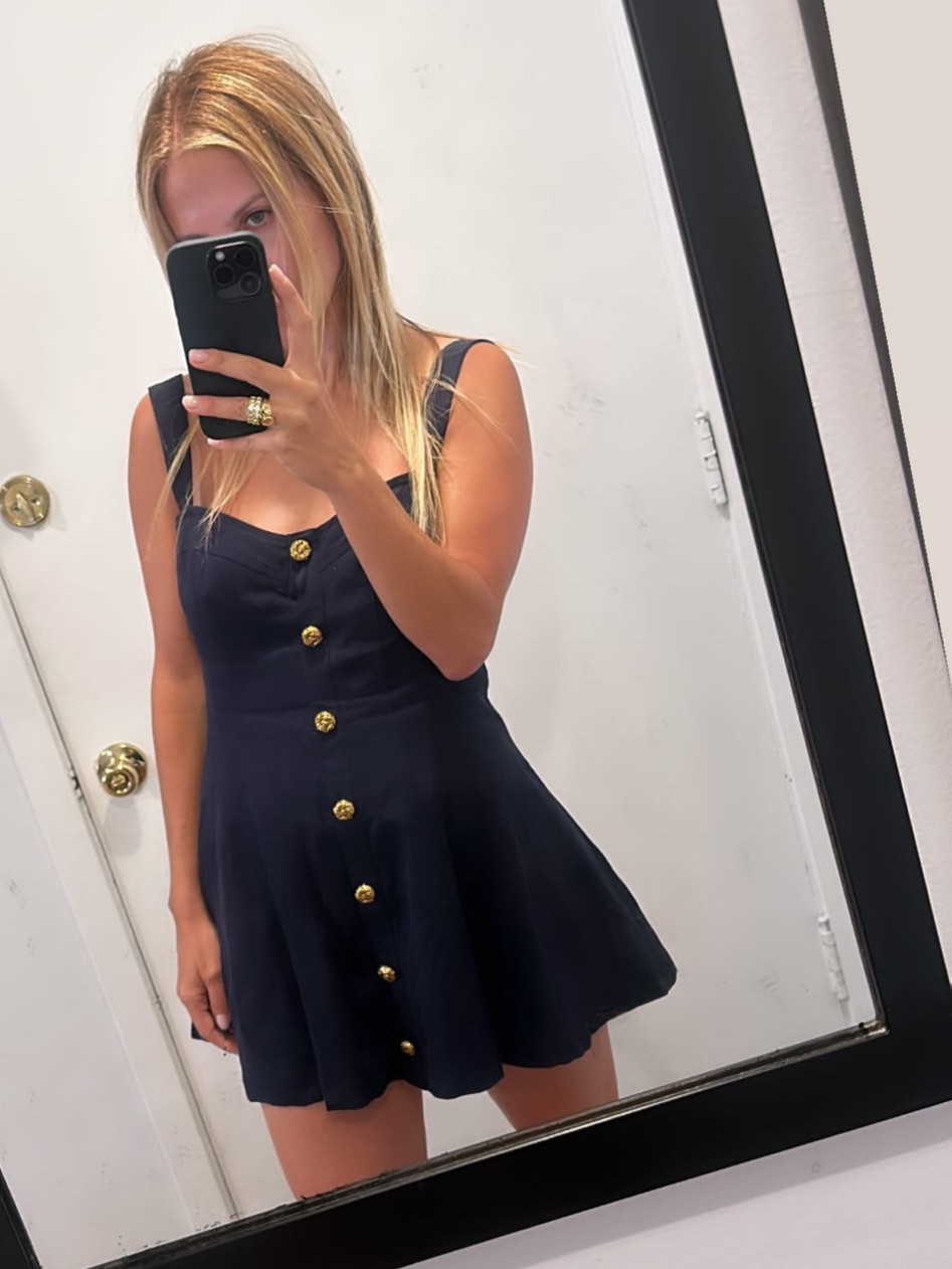 Obsessed with this dress 🖤