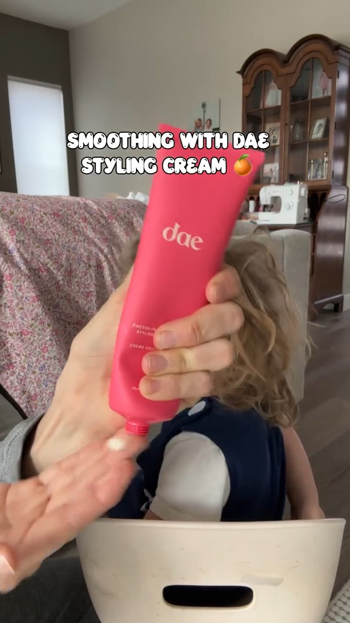 gifted by Dae Hair 

POV: you found the one combo that keeps toddler pigtails in all day.

@daehair #daehair #airdry