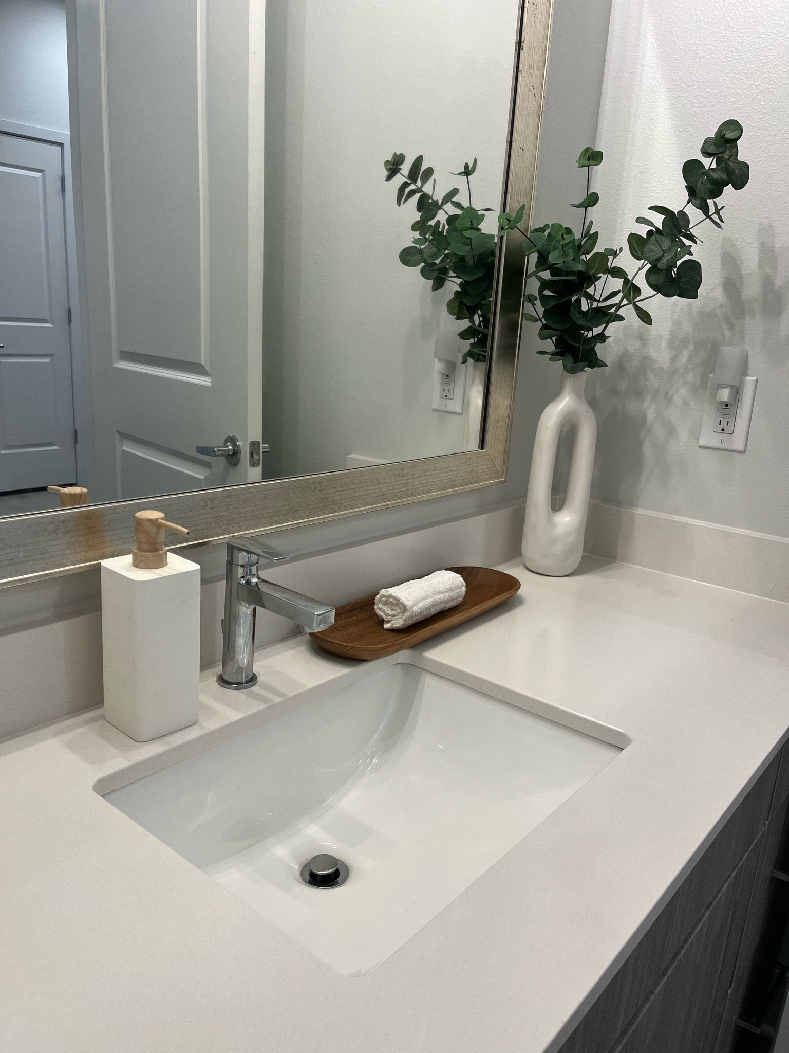 Guest Bathroom Decor

#LTKhome #LTKfindsunder100