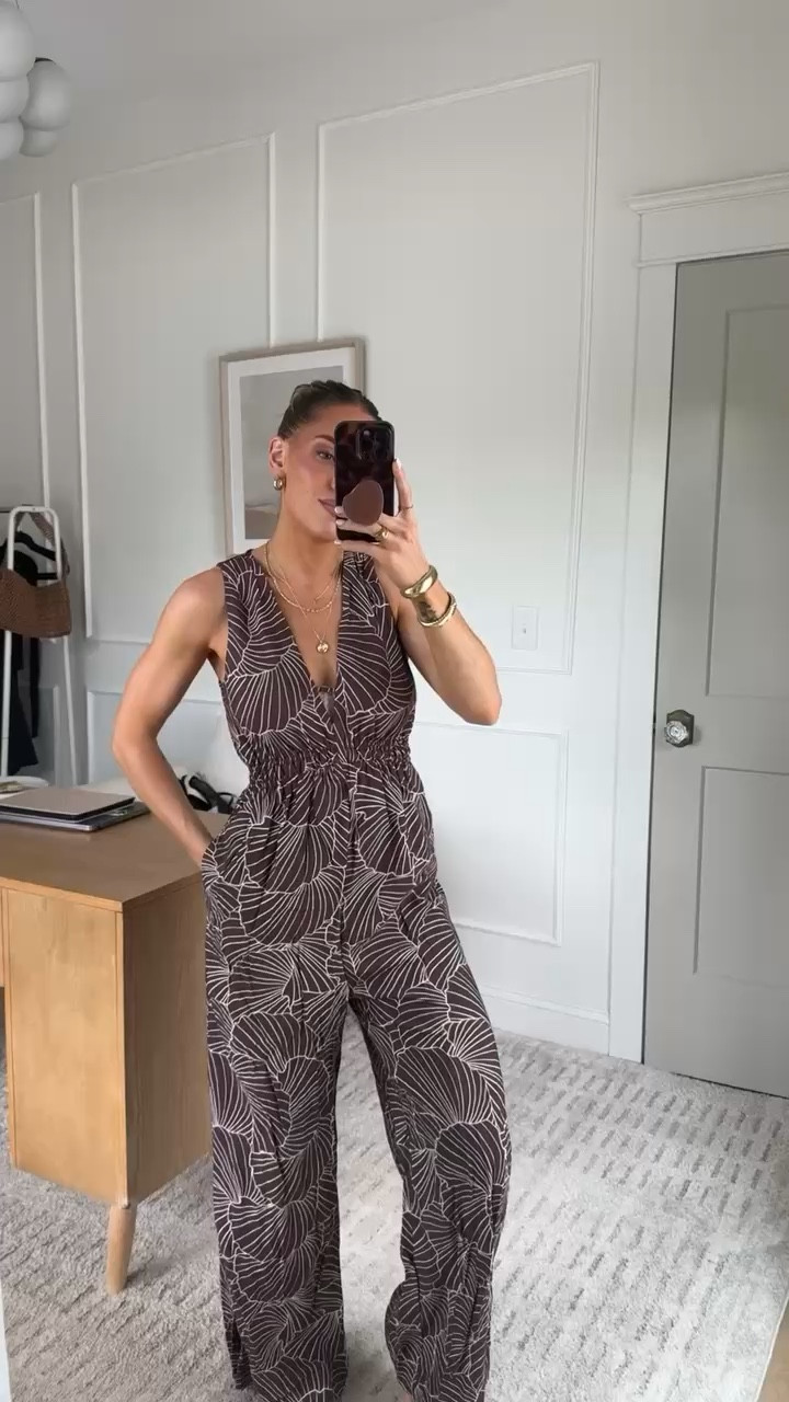 Wearing in an xs! 🤩

Casual OOTD
Summer OOTD
Romper
Seashell Fashion 
Jumpsuit
Vacation Outfit
Resort Wear 

 

#LTKSeasonal #LTKFindsUnder50 #LTKTravel