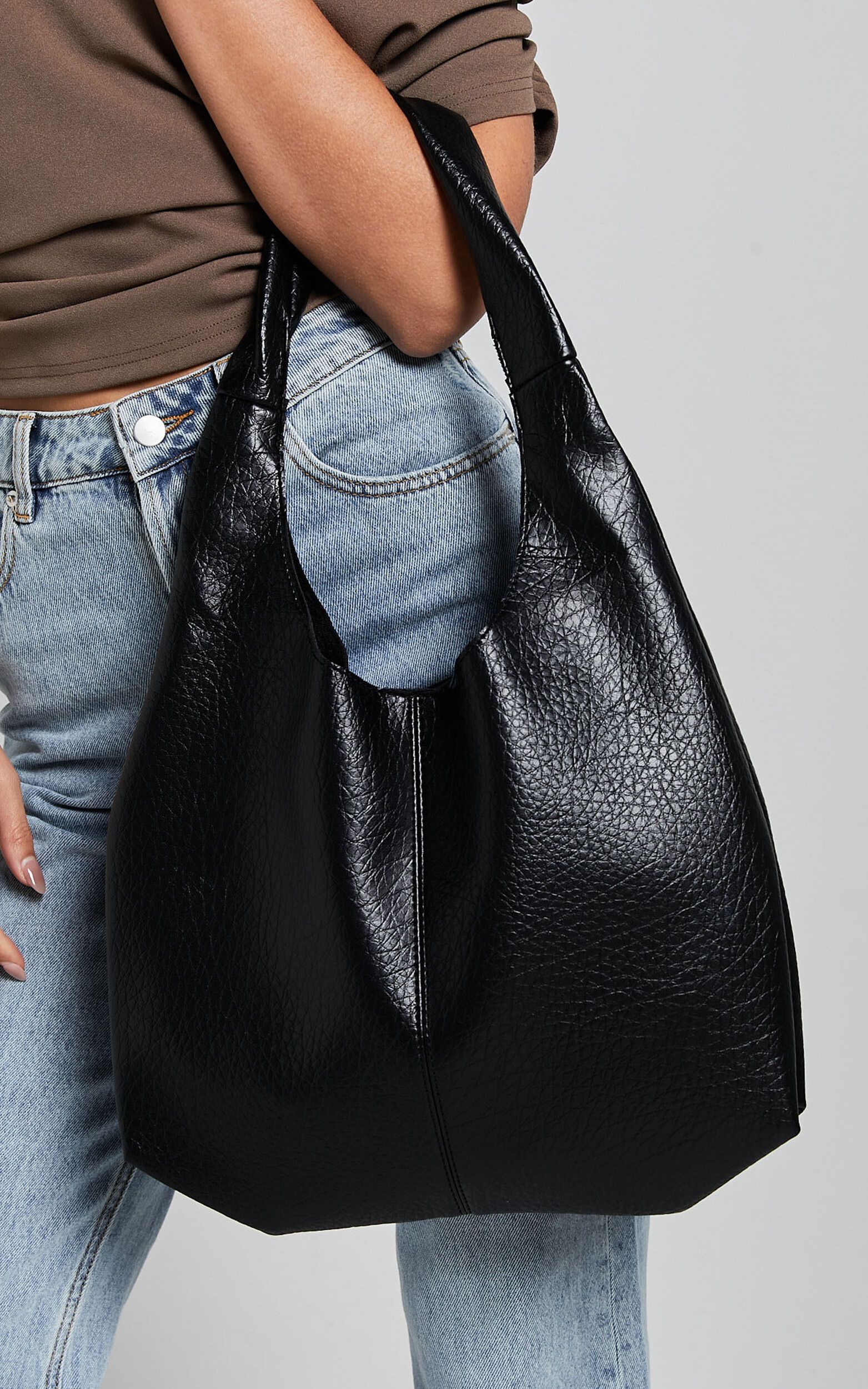Jarose Pebble PU Slouch Tote Bag in Black | Showpo (ANZ)
