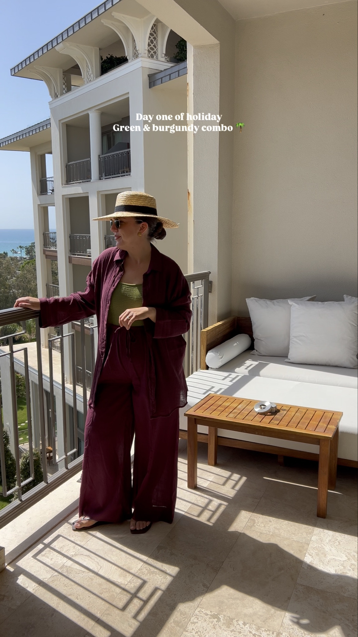What I wore to the pool on day one of our holiday, as a Mum of three 9 months postpartum 👒

I’m wearing a size 14 in the swimsuit 
Small in the shirt and Medium in the trousers 