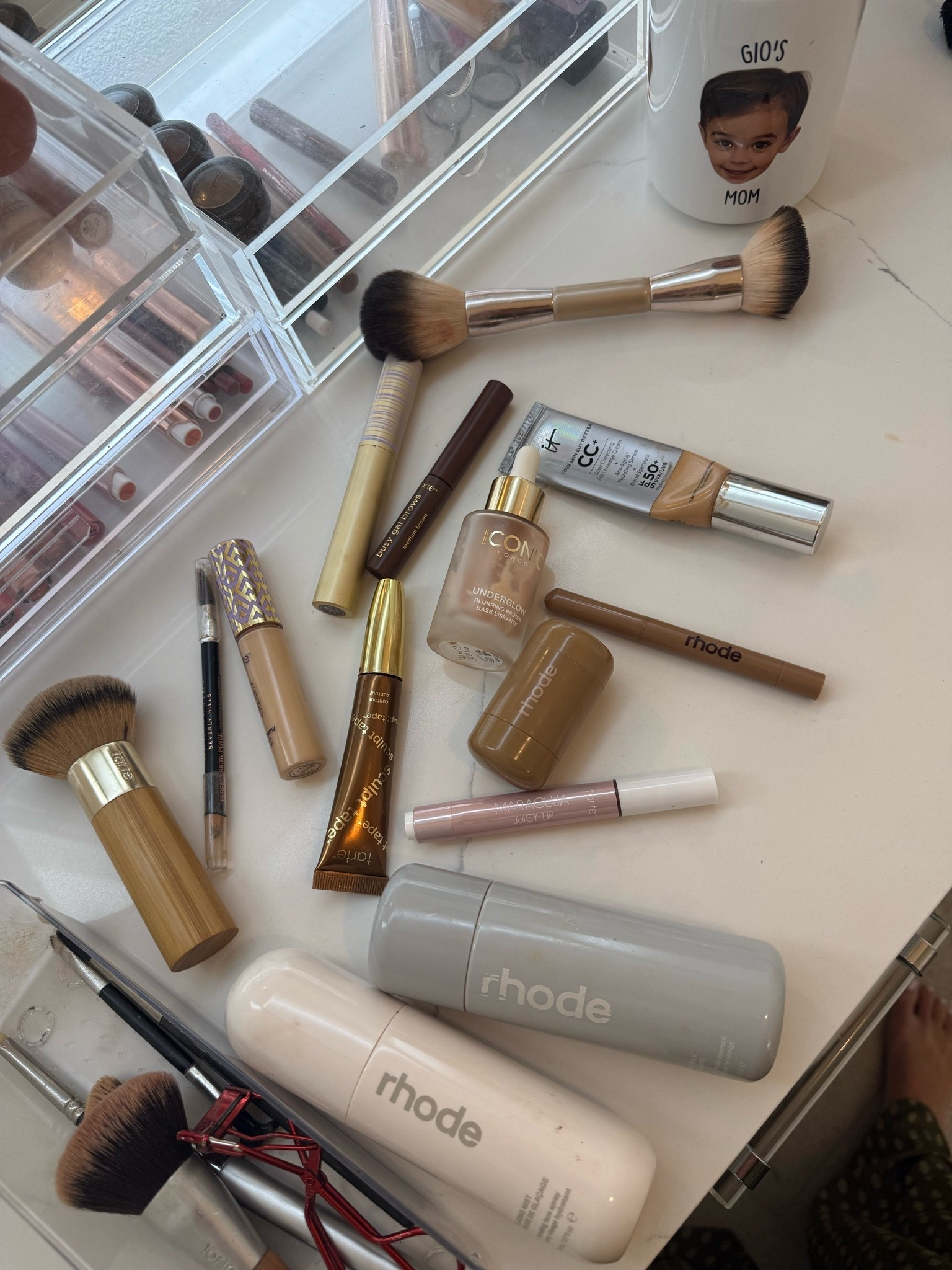 Summer makeup lineup ☀️💄Dewy, bronzed and glowy ✨ These are definitely my goto everyday products right now 👌🏻

Tarte, Rhode, It cosmetics, dibs, everyday makeup, daytime makeup, summer makeup, glowy makeup, dewy makeup, bronze makeup

#LTKgrwm #LTKBeauty #LTKselfcare