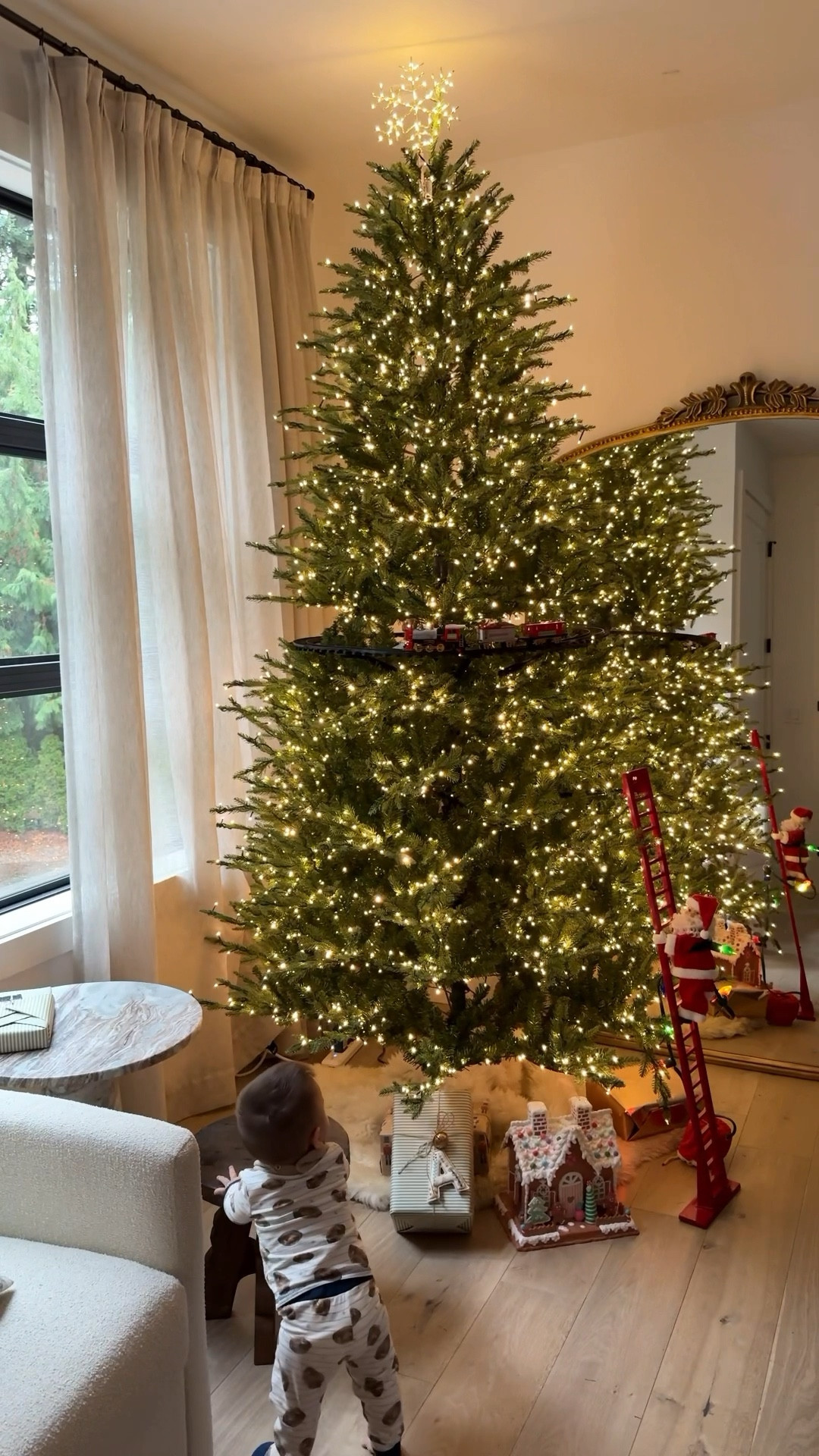 Viral Home Depot Grand Dutches Twinkle Tree in 9ft + Christmas Tree Train + Climbing Santa
#LTKVideo

#LTKHome #LTKHoliday