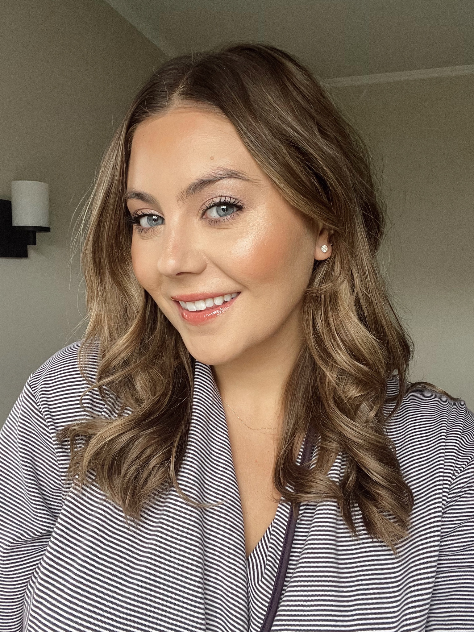 Current makeup routine! 
Foundation shade 2.12
Blush: kiss of rose 
Eyeliner: black or Arabian nights 
Lip: hibiscus 
Brow gel: shade 03 
Bronzer: shade 03 


#LTKcurves #LTKbeauty #LTKSeasonal