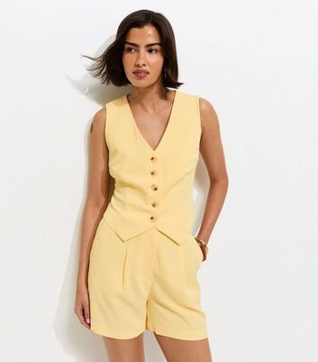 Women's Light Yellow Tailored Tab Waist Shorts New Look | New Look (UK)
