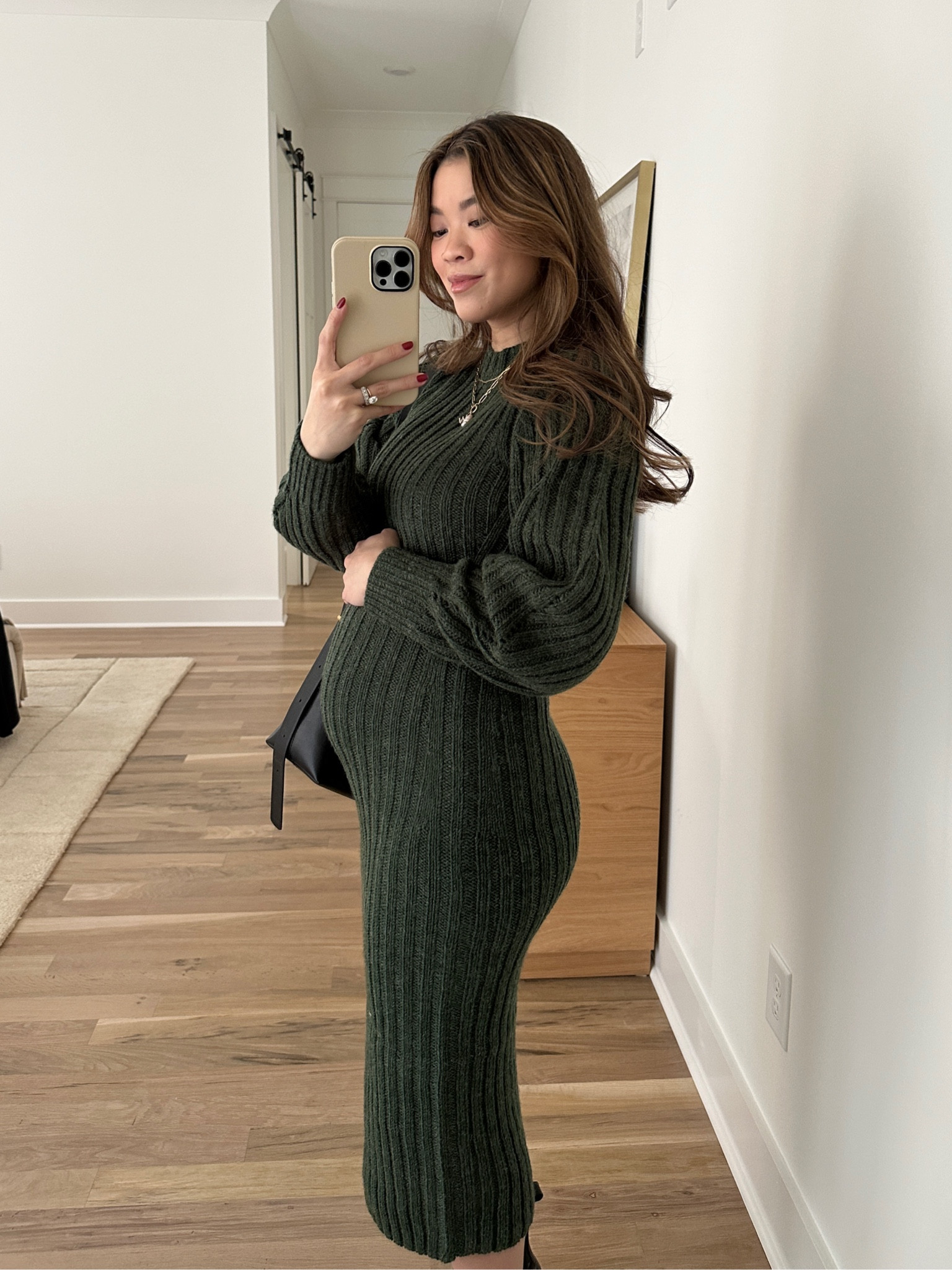 Showing off the bump!!!! 

Wearing an XS



#LTKbump #LTKHoliday #LTKbaby