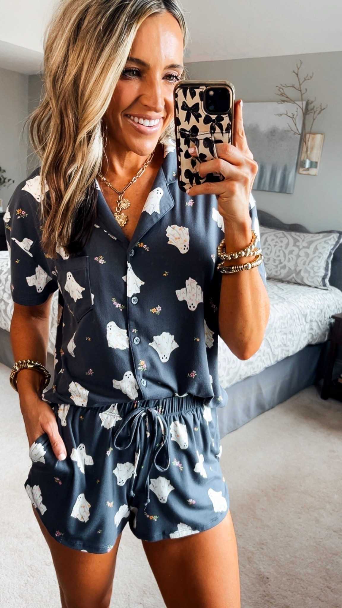 The most adorable new Halloween pjs! Such a soft material 🧈 pockets! Wearing xs

#LTKSeasonal #LTKmomlife #LTKdayinmylife