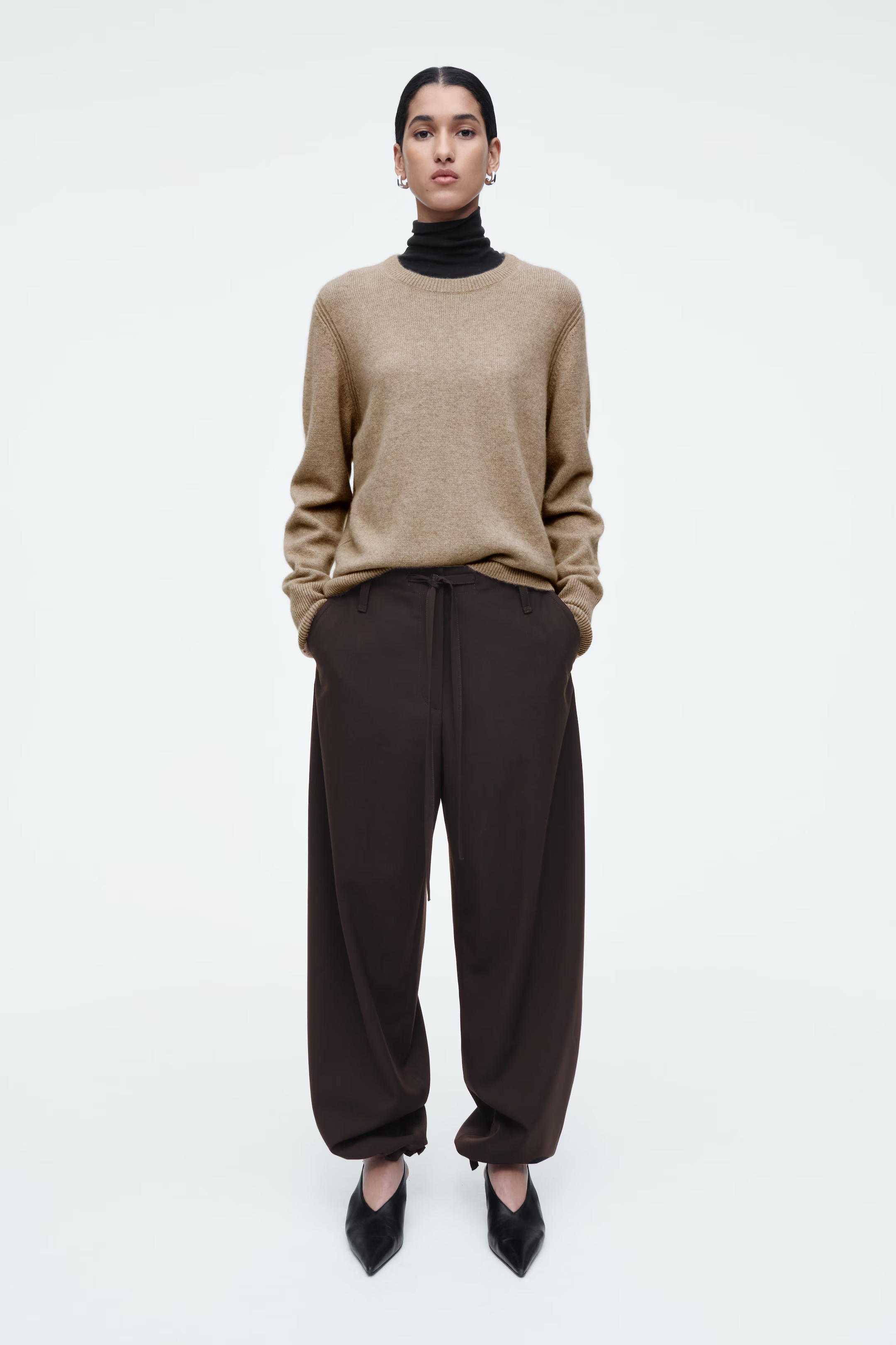 DRAWSTRING TWILL BARREL-LEG TROUSERS - DARK BROWN | COS UK