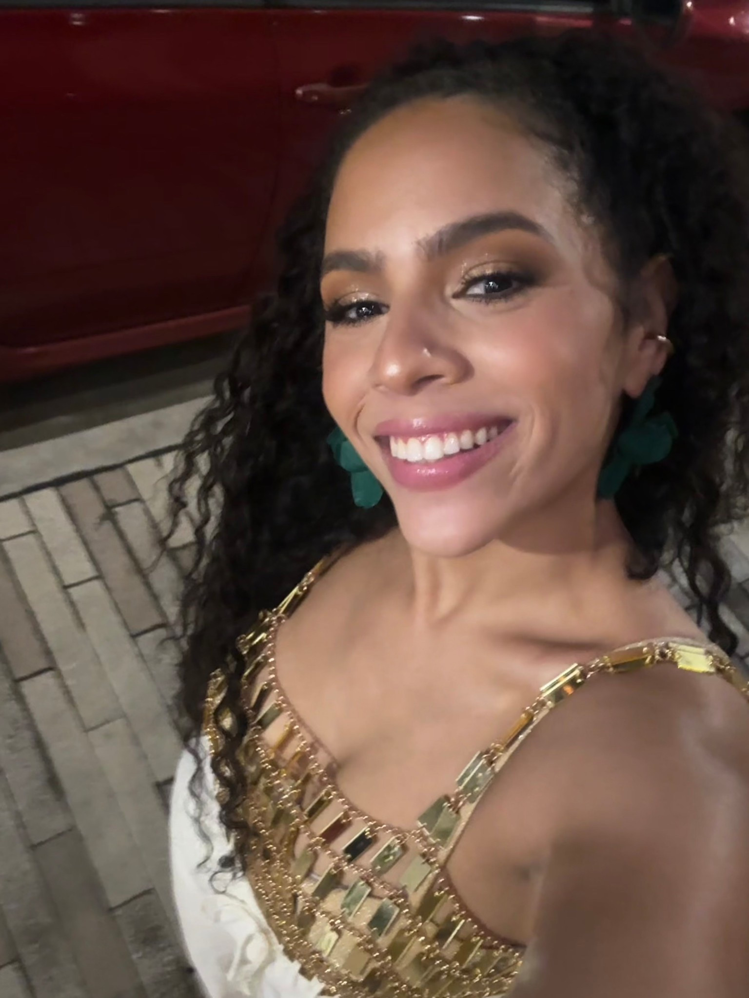 Golden goddess 

#gold