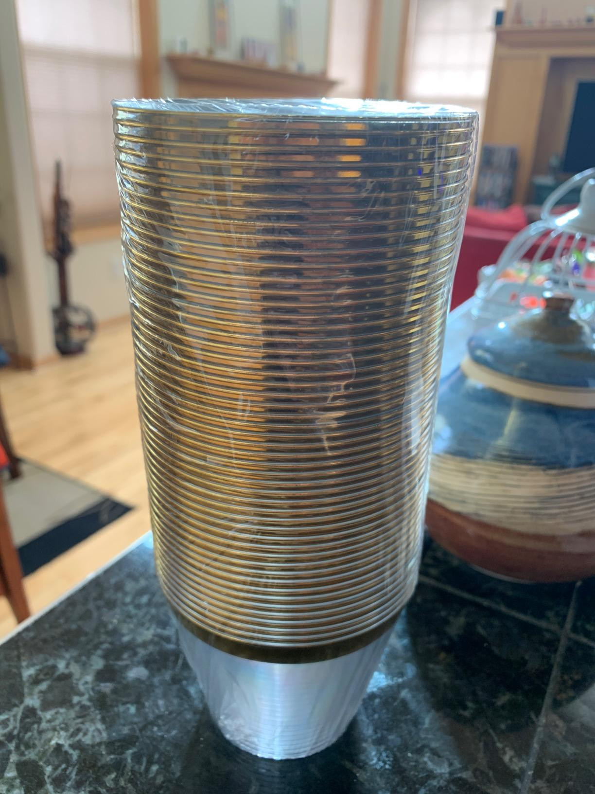 EASERCY 100 Plastic Cups 9 Oz Gold Old Fashioned Tumblers Rimmed for Party Decorations Disposable... | Amazon (US)