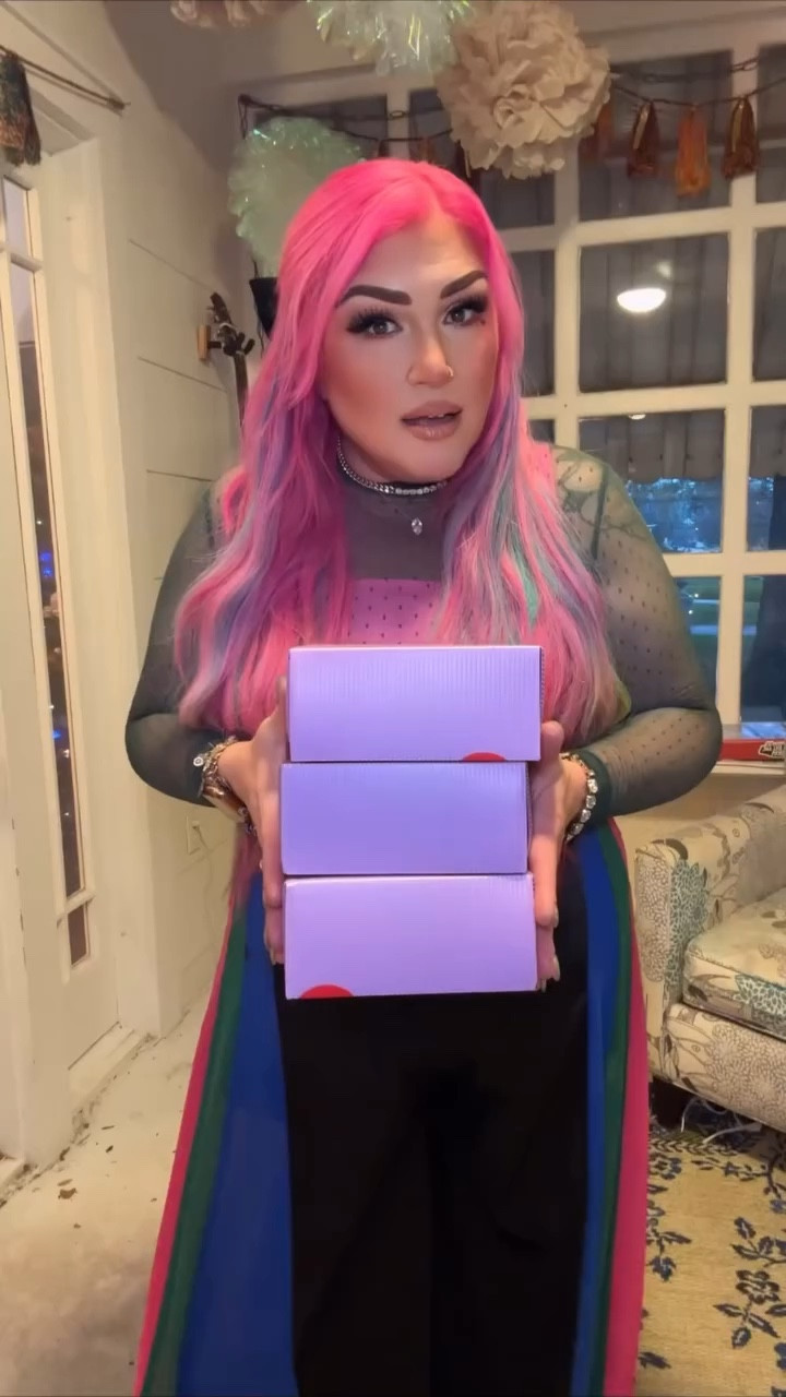 New haul from @melindamaria_jewelry 🫨🫨🫨
Melinda Maria. use the code DARCY to save some $$$!!!! Pants are from Shop AKIRA

#LTKMostLoved #LTKStyleTip #LTKU