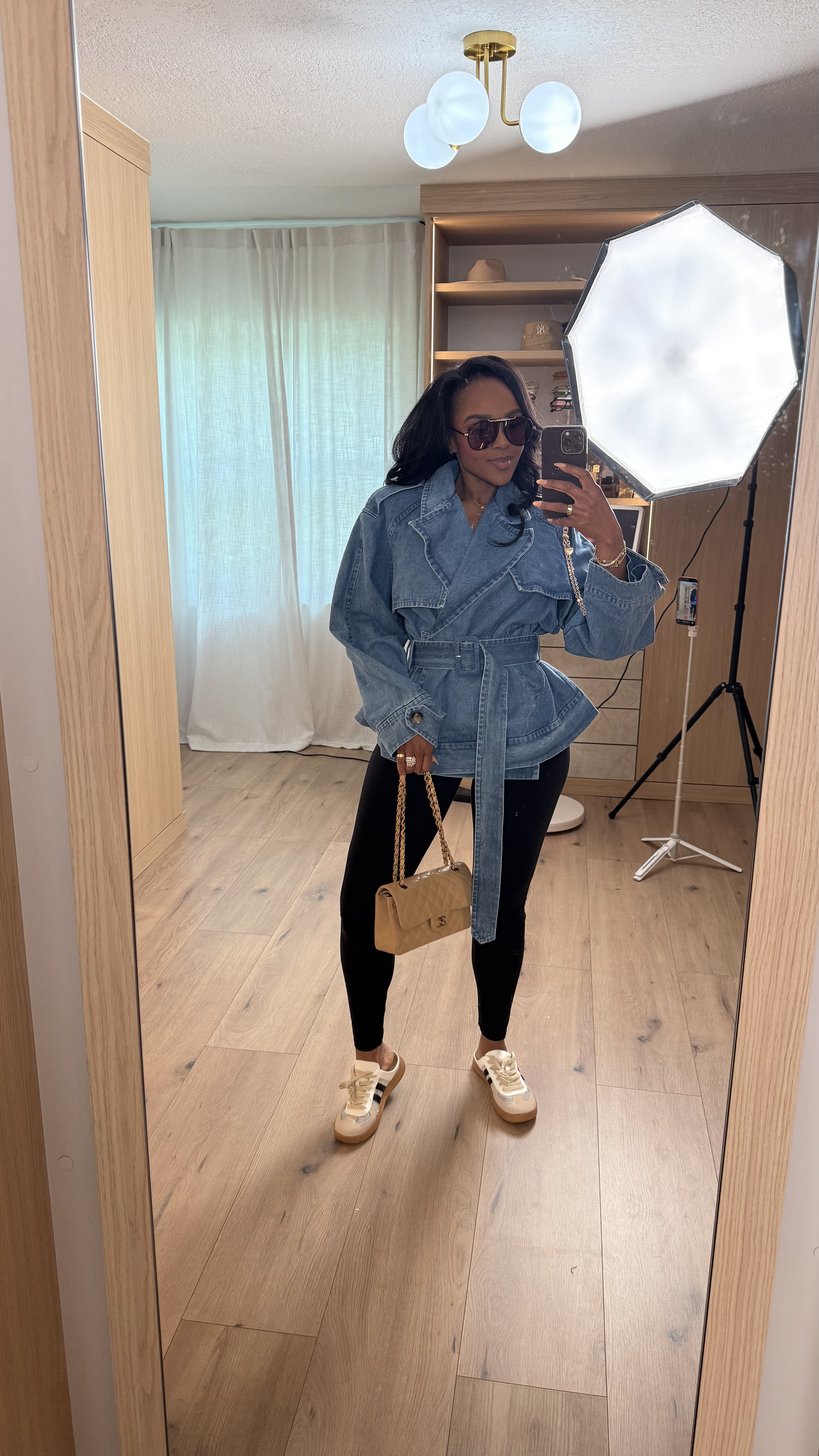 Scroll to shop 🤍  

A sporty-chic everyday look with a belted denim jacket, black leggings, and neutral sneakers — comfortable but still put together.

#LTKootd