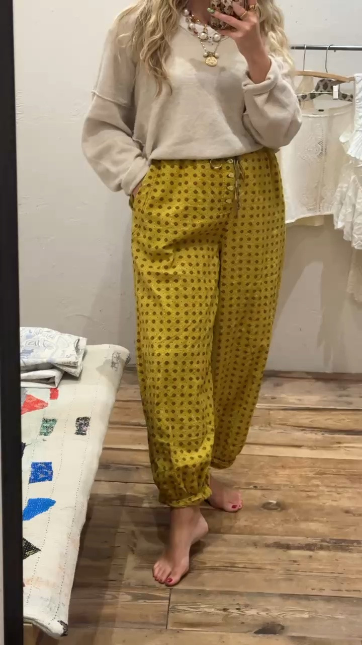 the cutest pj pants you'll want to wear out (and i probably will!) wearing a large.  

 #LTKootd #LTKSeasonal #LTKMidsize