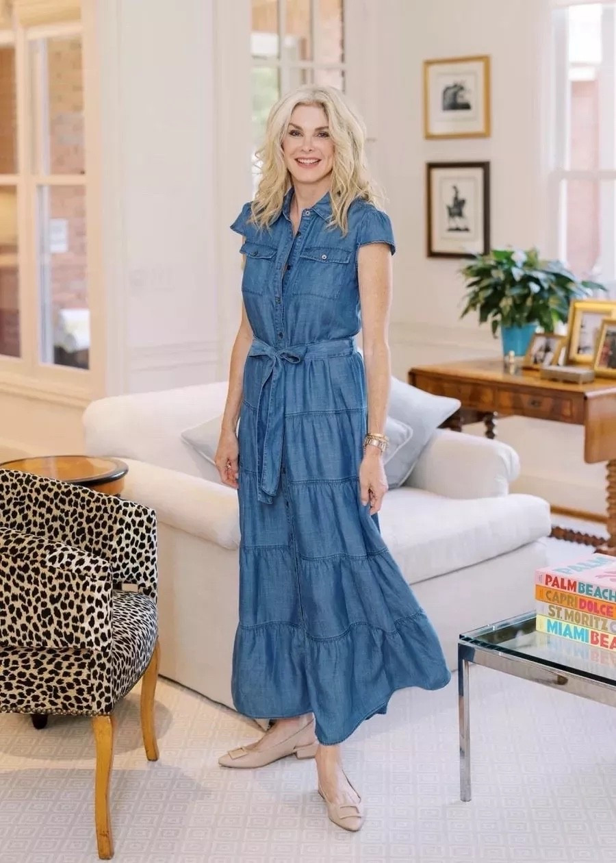 Gorgeous denim maxi dress for early fall! Size S

@Avara

#LTKSeasonal #LTKOver40 #LTKootd