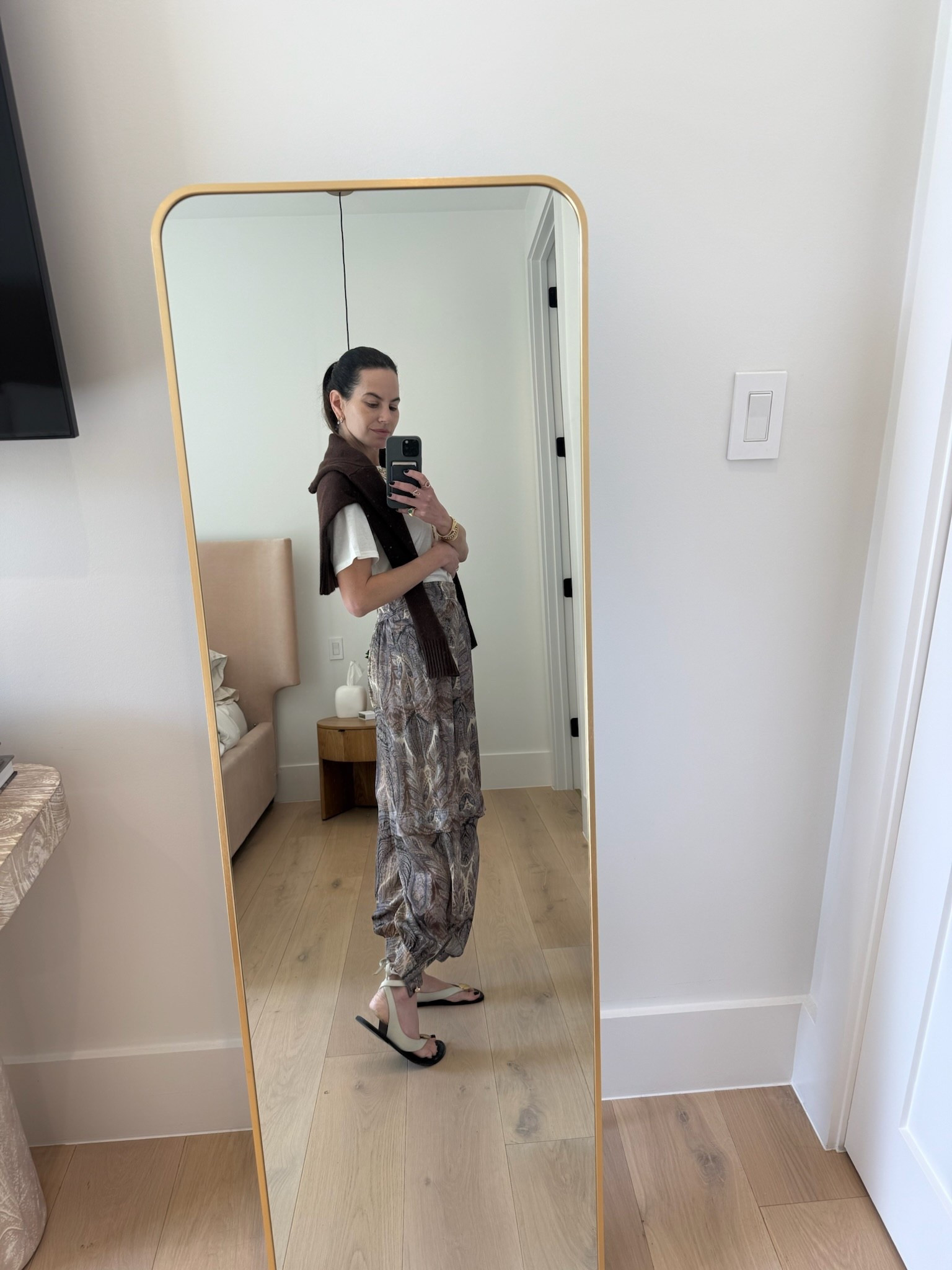 Comfy and elevated outfit inspo! Linked looks for less too!! 


Women’s fashion, fall fashion, fall outfits, fall outfit inspo, fall ootd, fall outfit ideas, trendy fashion, chic style, Miami fashion, mom fashion, outfit inspo, outfit ideas, luxury fashion, casual outfit inspo



#LTKOver40 #LTKStyleTip #LTKSeasonal