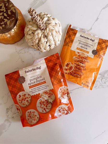 New pumpkin spice snacks at Target 🎃 both are delicious!
.
.
.
.
.
Target
Target home
Favorite day snacks
Target snacks
Target fall snacks
Fall snacks
Pumpkin spice 
Pumpkin spice dessert


#LTKSeasonal #LTKHalloween #LTKhome