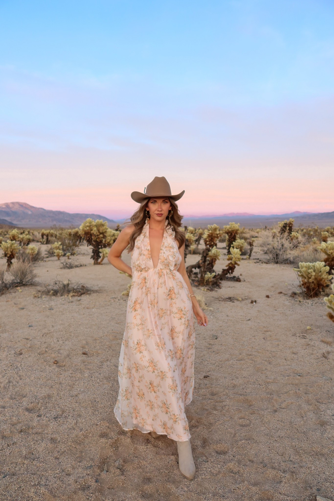 western fashion >>>

Festival 
The Post 
Cowboy hat 

#LTKFestival #LTKShoeCrush #LTKStyleTip