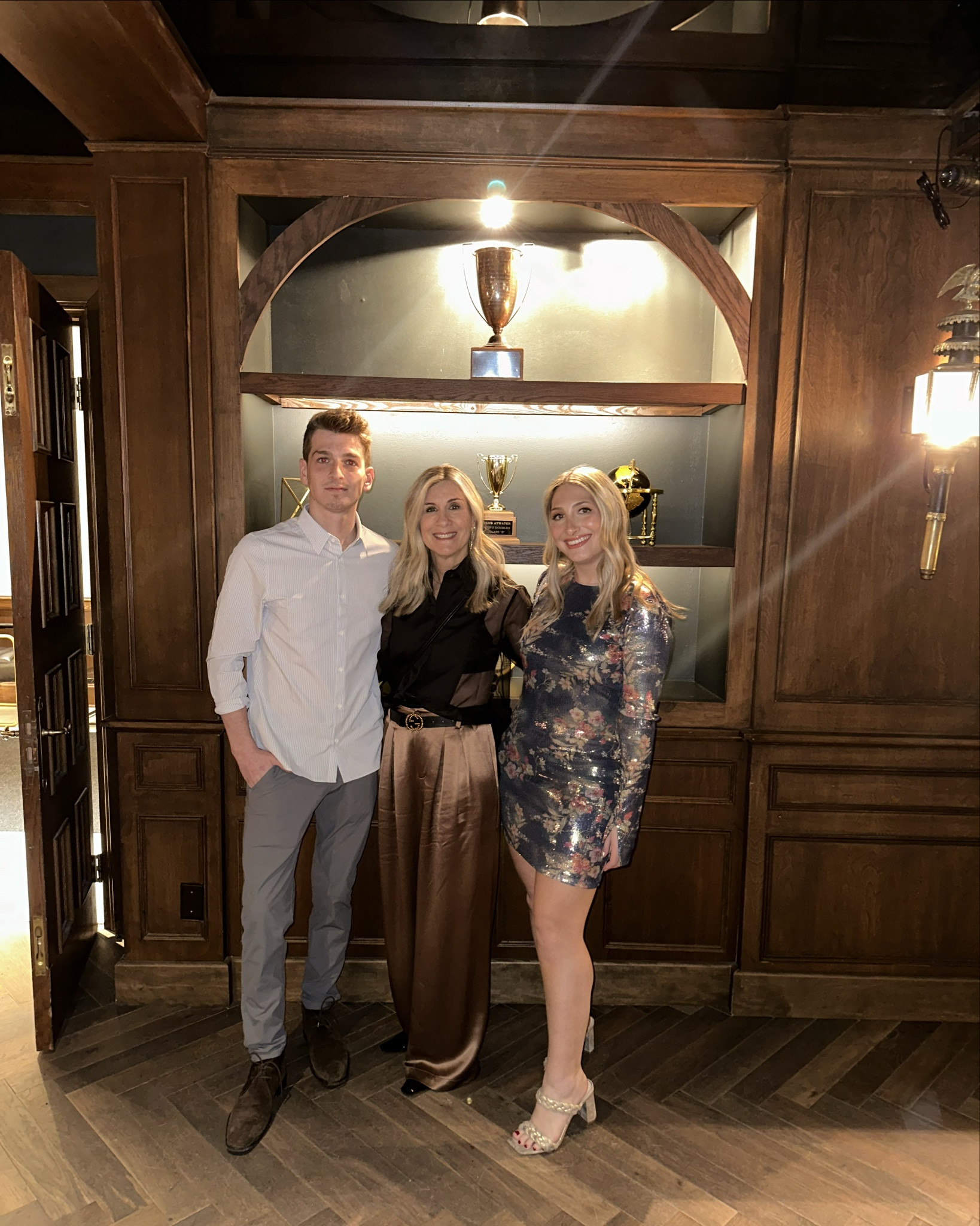 A very flattering long sleeve dress for those upcoming winter parties 🎉❄️

#LTKpartywear #FashionMonth #LTKautumn