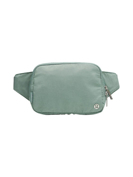 Everywhere Belt Bag Large with Long Strap 2L | Lululemon (US)