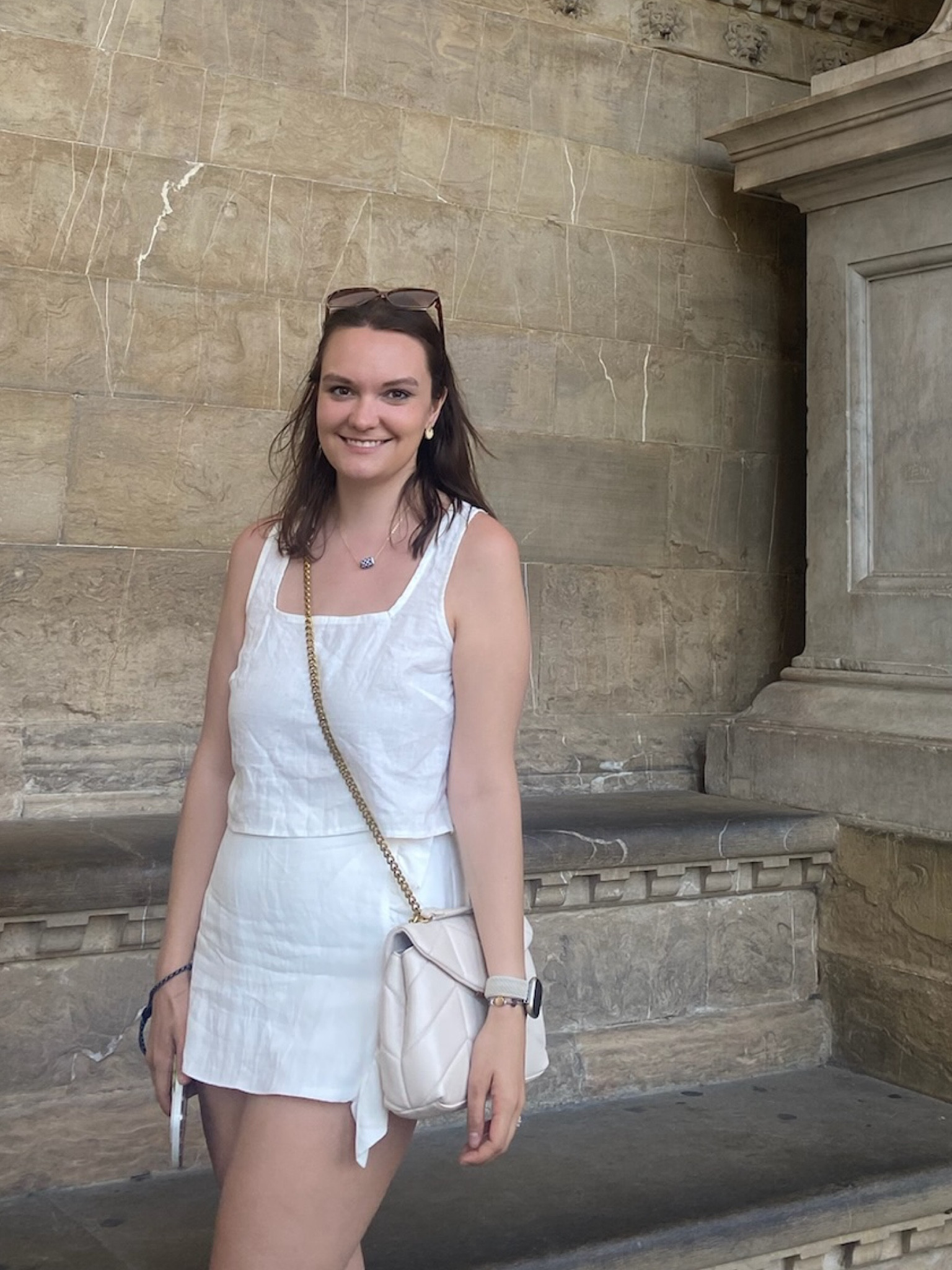 Neutral travel outfit idea 💡 

#LTKstyletip #LTKSeasonal #LTKFind