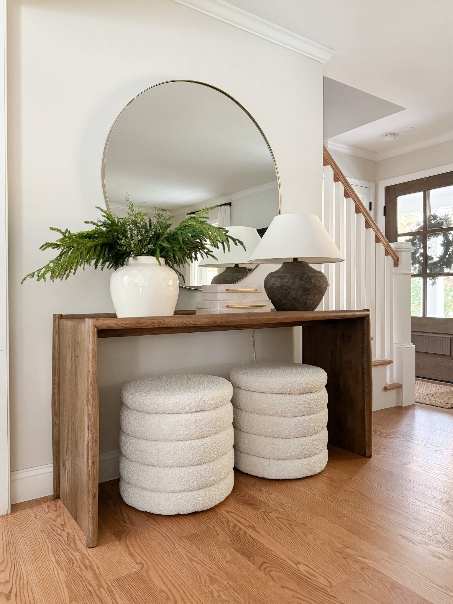 Holiday Console Table

Winter Home Decor  Fall Home  Fall decor  Fall furniture  winter home  Autumn decor  home Furniture  Home inspo  Seasonal decor  Seasonal home inspo  fall leaves  sherricalnan  

#LTKHome #LTKSaleAlert #LTKStyleTip