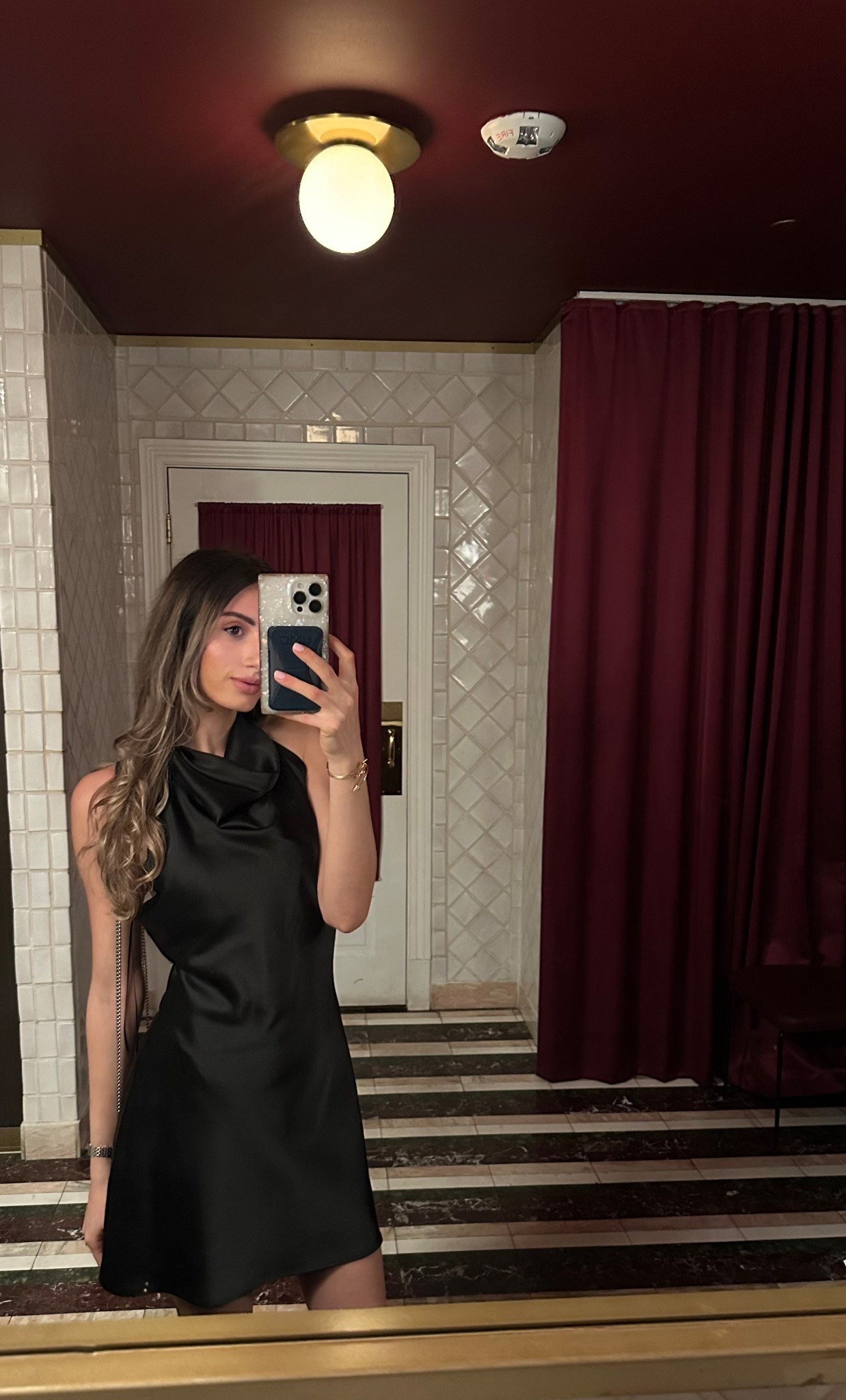 Dinner OOTD #LBD 🖤

#LTKootd