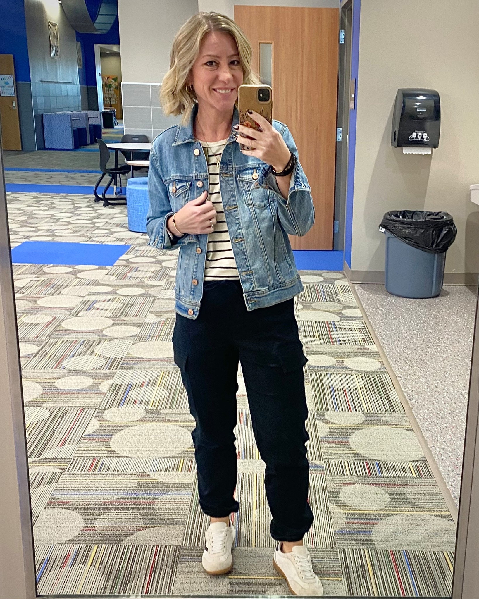 I’ve purchased more pants from this brand this fall than I’d like to admit.😆 At $16 and a good quality fit, I’ve stocked up! I did size down one. Shop the link in my profile or message me for links! 
