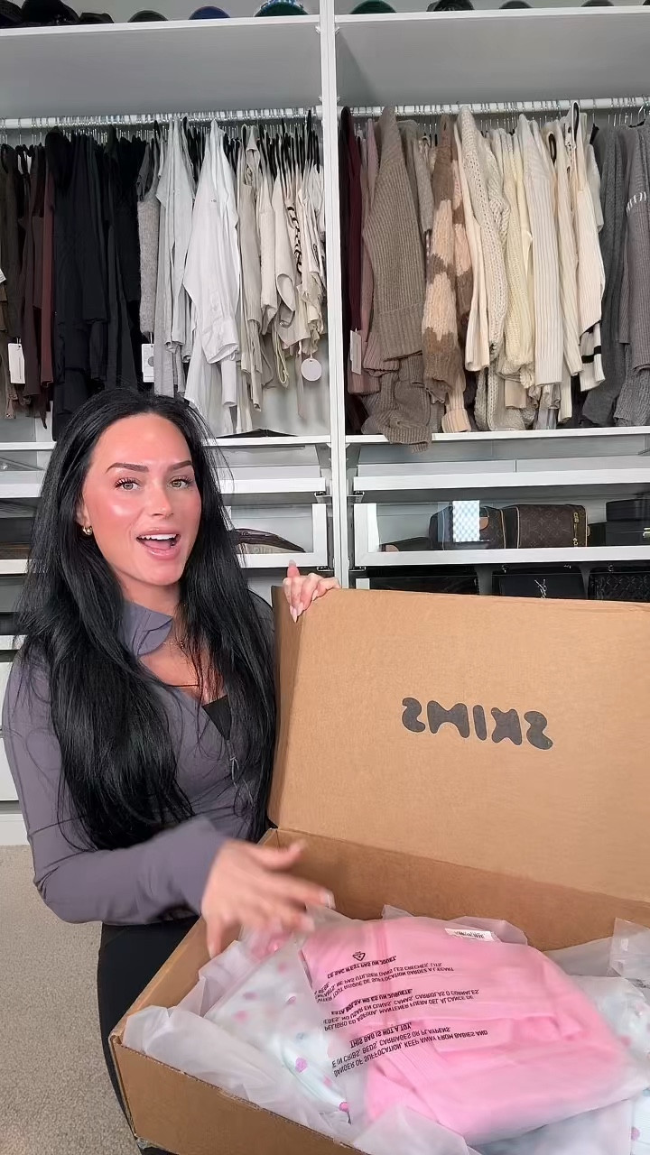 Skims Valentine’s Collection Haul 💘

I will post the rest of what I got & a try on of everything soon 🩷



#LTKGiftGuide #LTKStyleTip #LTKWatchNow