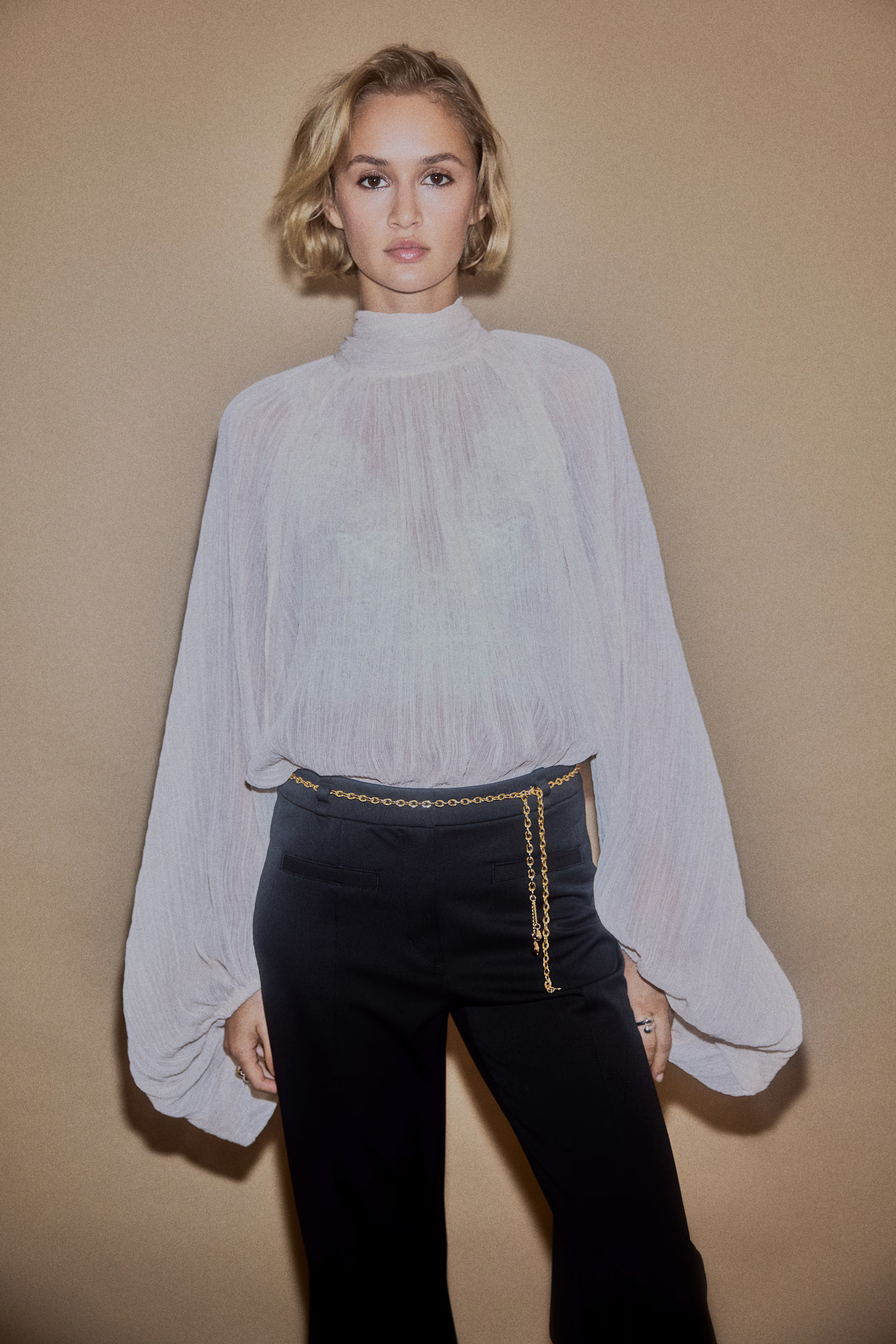 Pantalon évasé avec ceinture chaîne | H&M (FR, IT, ES, PT, BE)