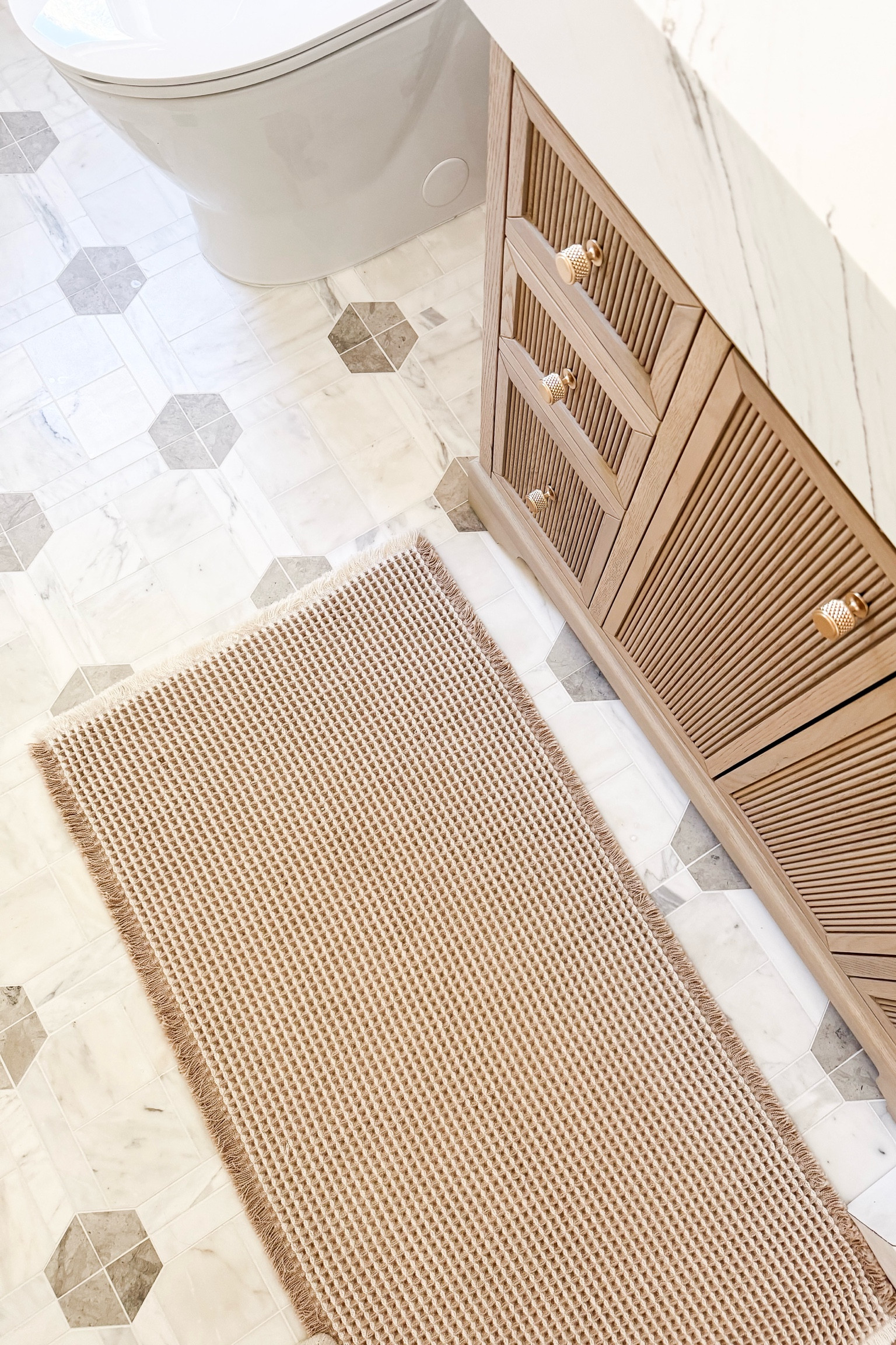 The bath mat that I will buy over and over again!! It's that good!

Home, home decor, home finds, modern home, neutral home, organic home, bathroom finds, bath mat, Amazon home, cabin, bathroom styling

#LTKSummerEdit #LTKHome #LTKFindsUnder50