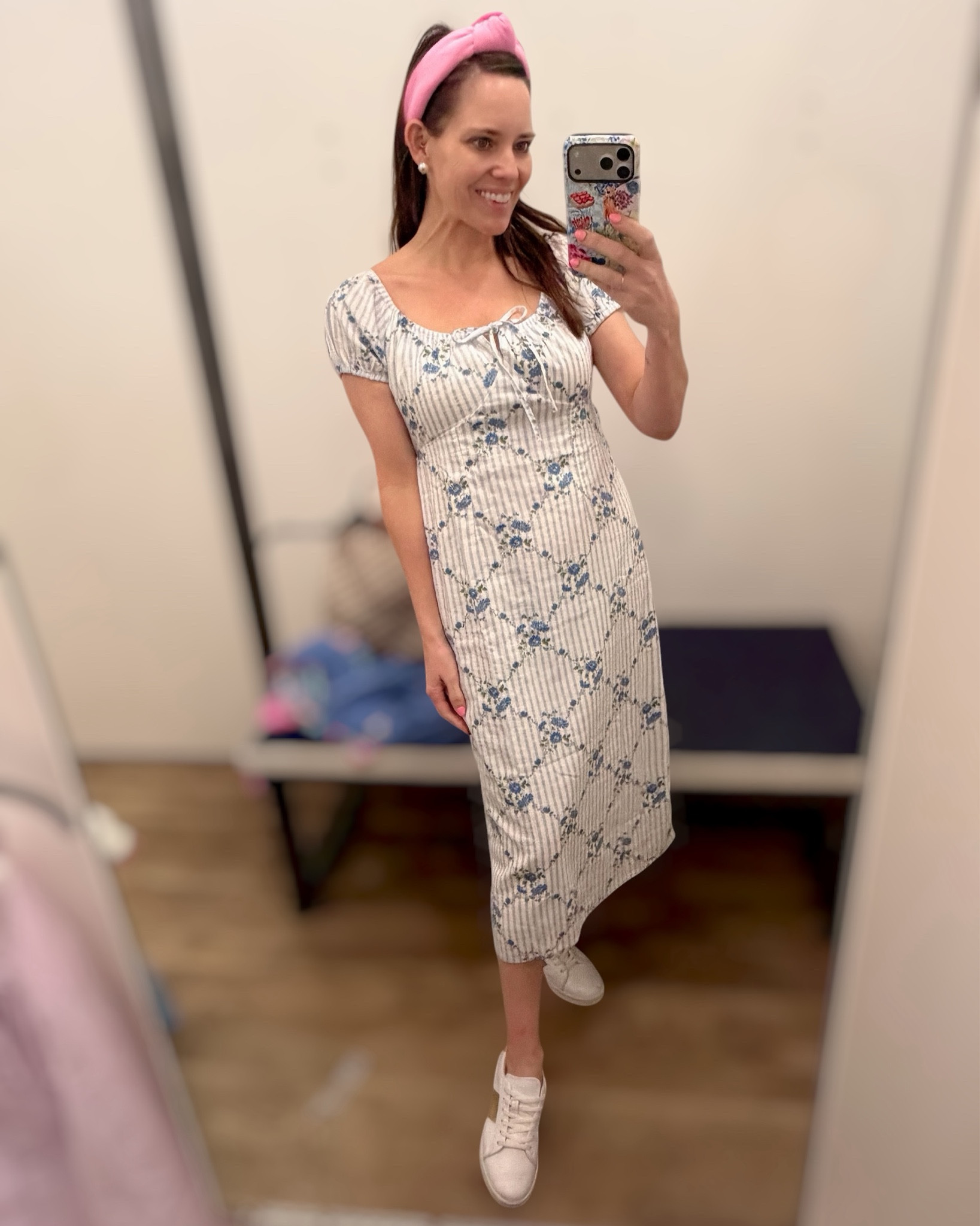 Under $30 Blue Floral Midi Dress 💙✨


Such a flattering and feminine find 💙 This blue & white floral midi dress has the prettiest vintage-inspired print with a scoop neckline, dainty tie detail, and soft puff sleeves 🌸 The fit is super flattering with a more fitted bodice and easy midi length—perfect for spring days, brunch, or casual outings ☀️

Paired it with neutral sneakers for a laid-back everyday look, but you could easily dress it up with sandals or wedges 👟

And it’s currently on major sale 🙌 such a good affordable piece to add to your spring wardrobe!

blue floral dress, old navy dress, midi dress outfit, affordable spring dress, feminine style, casual chic outfit, everyday dress, preppy style, under $30 fashion, spring outfit ideas, budget friendly finds

#LTKSaleAlert #LTKOver40 #LTKPetite