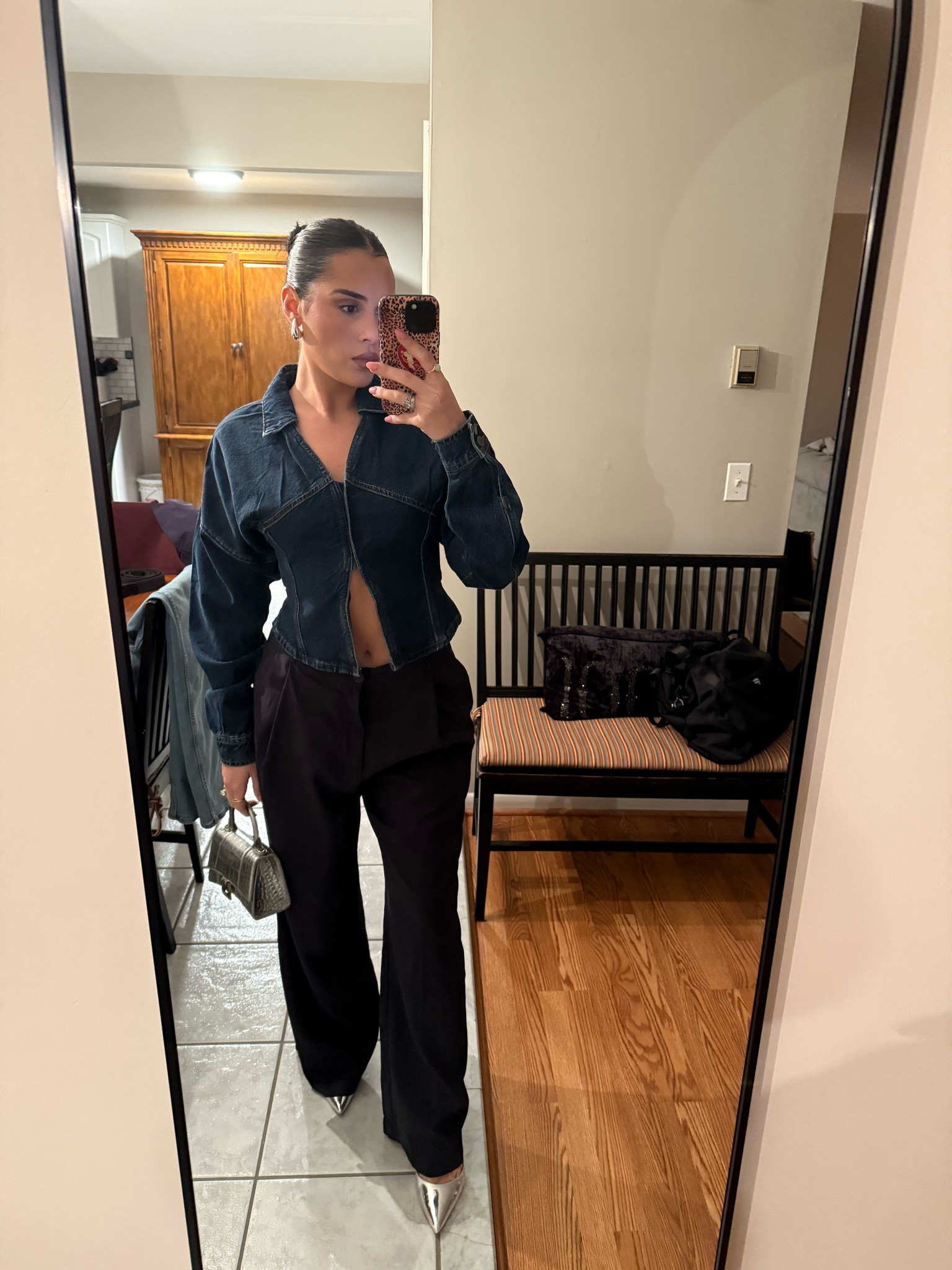 Size US6 in the top, Zara pants, balenciaga bag, ninewest heels old but linking similar 